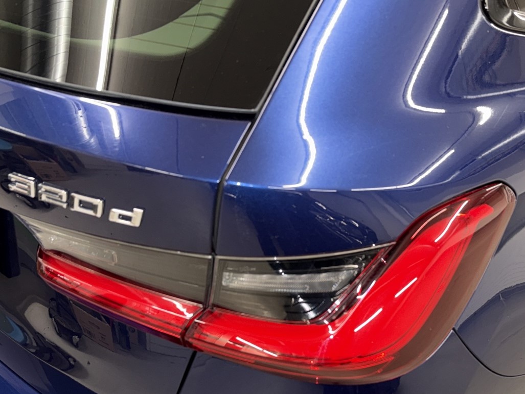 BMW 320d xDrive Touring Sport-image-21