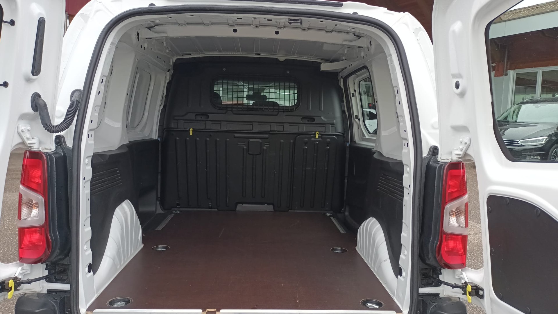 OPEL Combo 1.2 Cargo Essentia start/stop-image-15