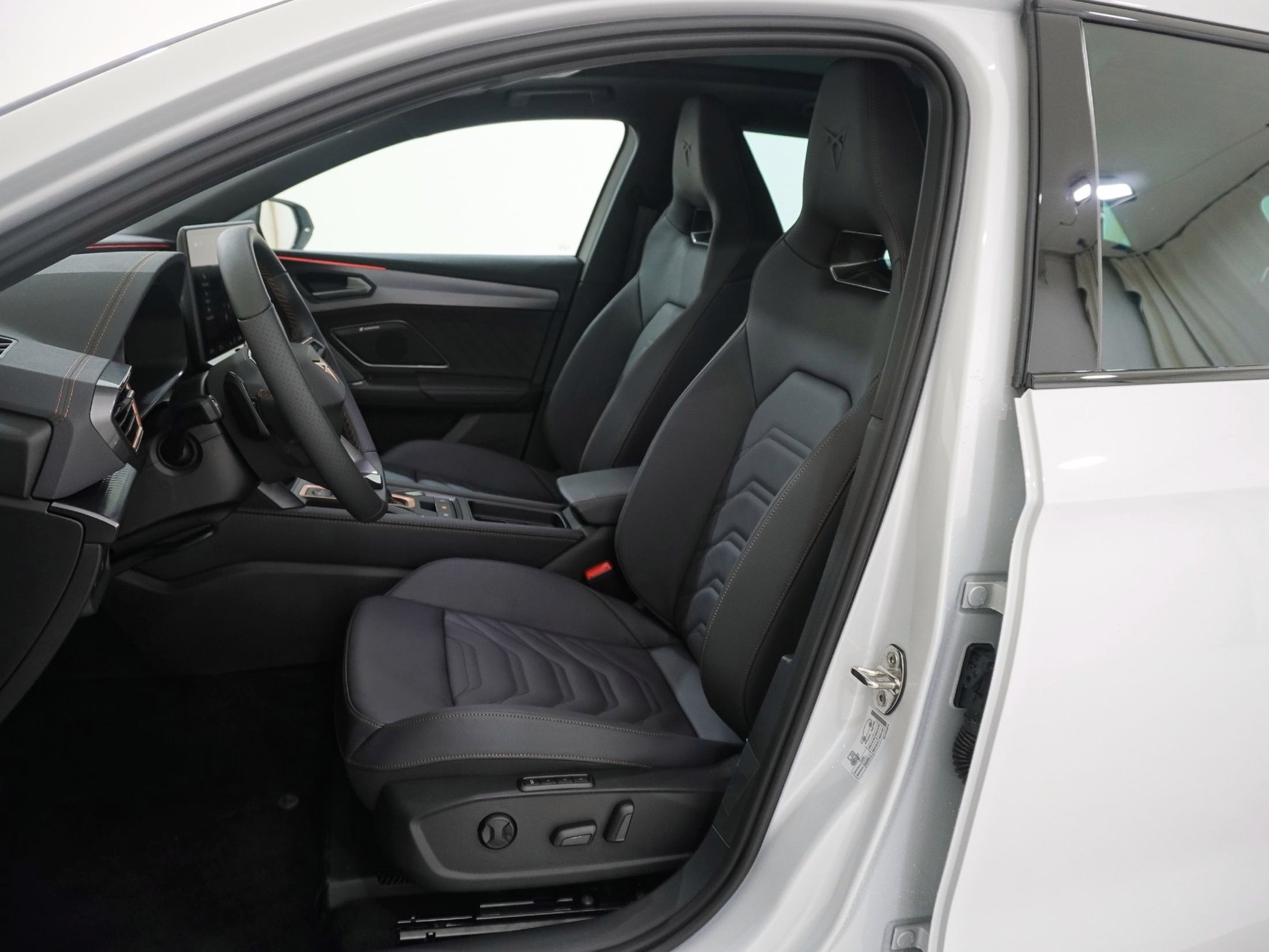 CUPRA Leon ST 1.5 eHybrid VZ DSG-image-12
