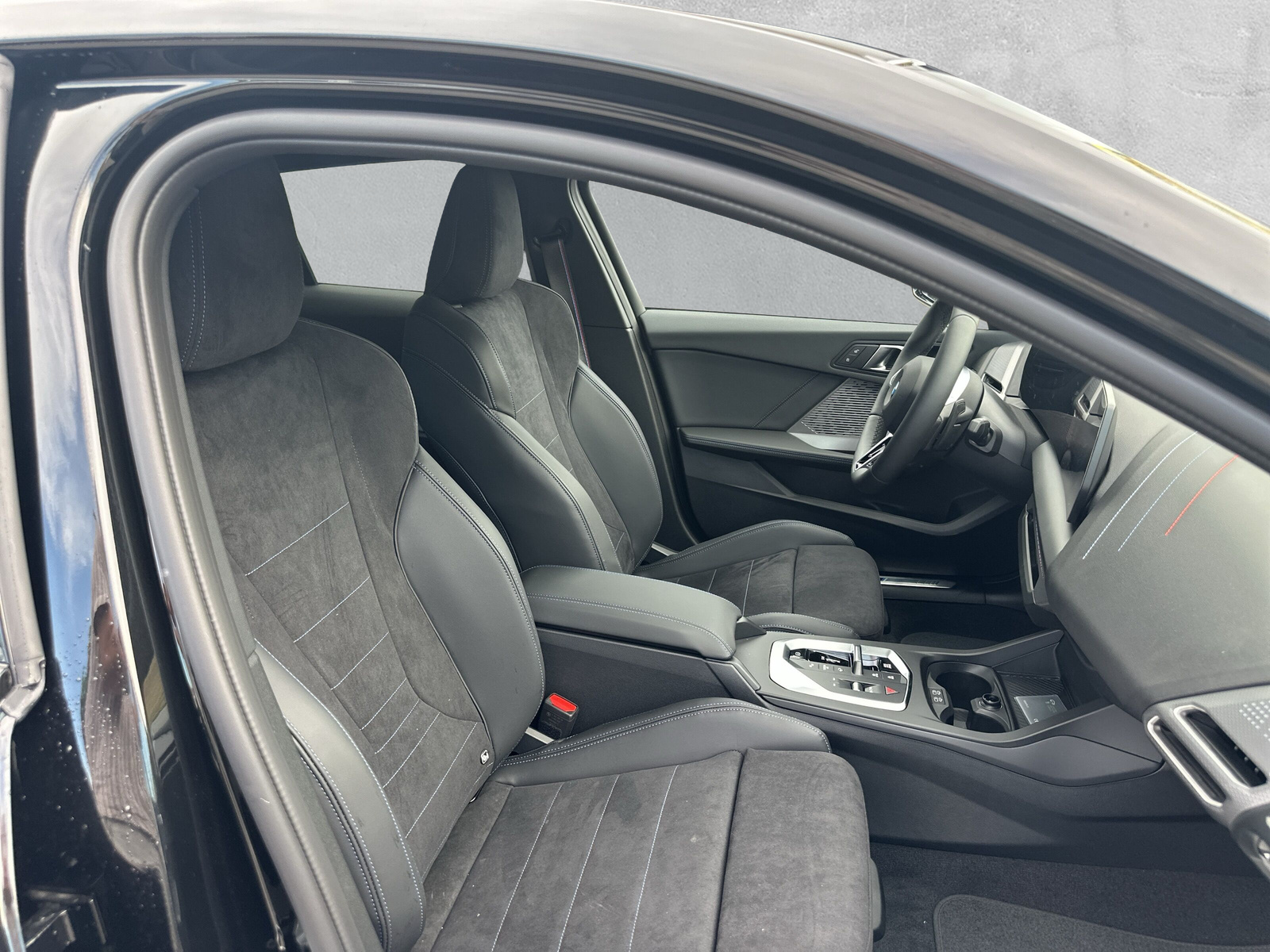 BMW 123 xDrive M Sport Pro Steptronic-image-12