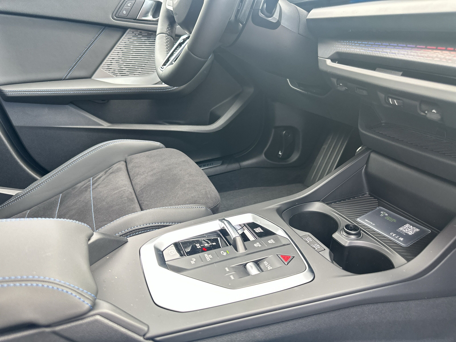 BMW 123 xDrive M Sport Pro Steptronic-image-14