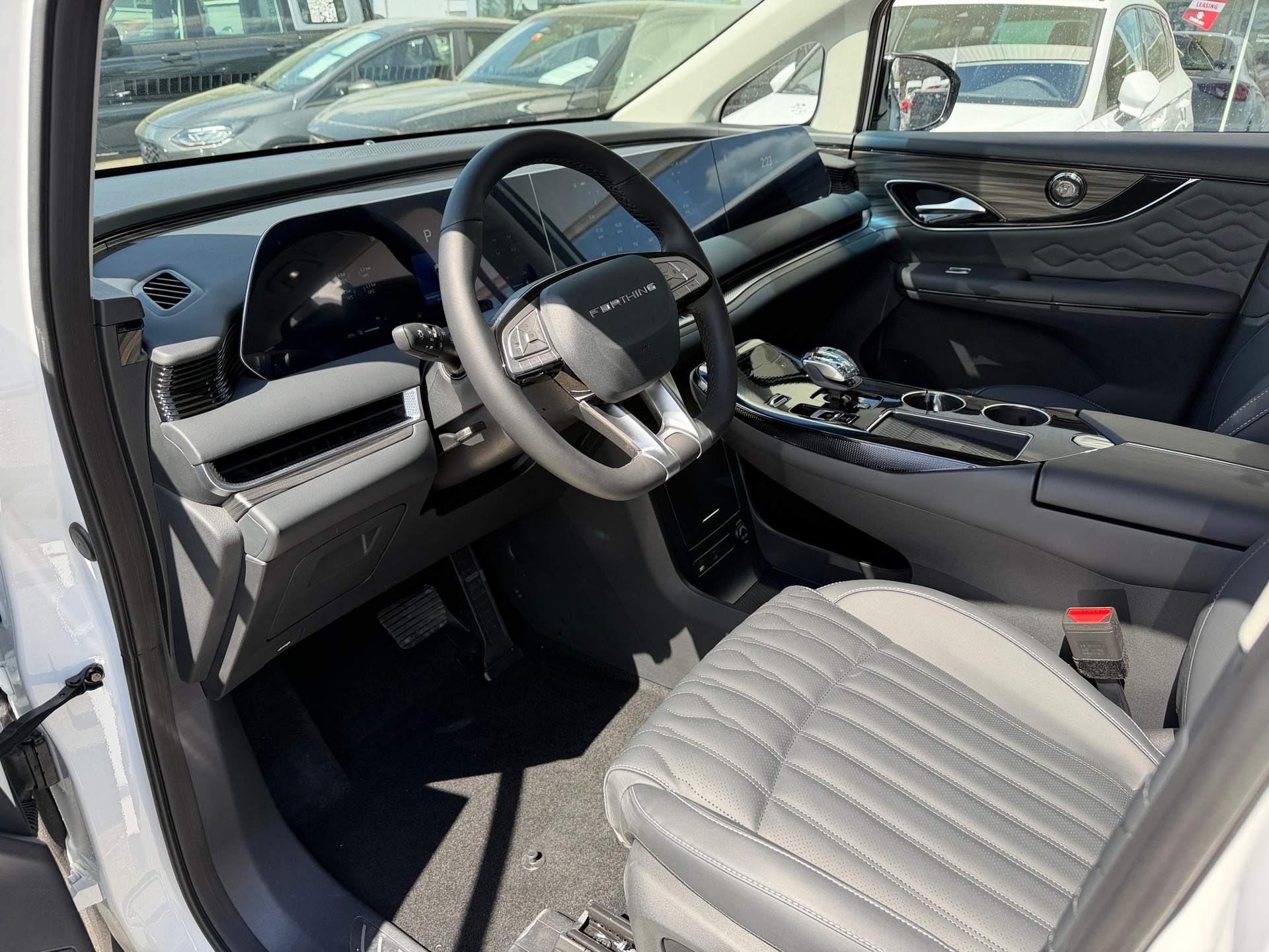 FORTHING 9 1.5T PHEV 7 Sitze Full Option Plugin-image-8
