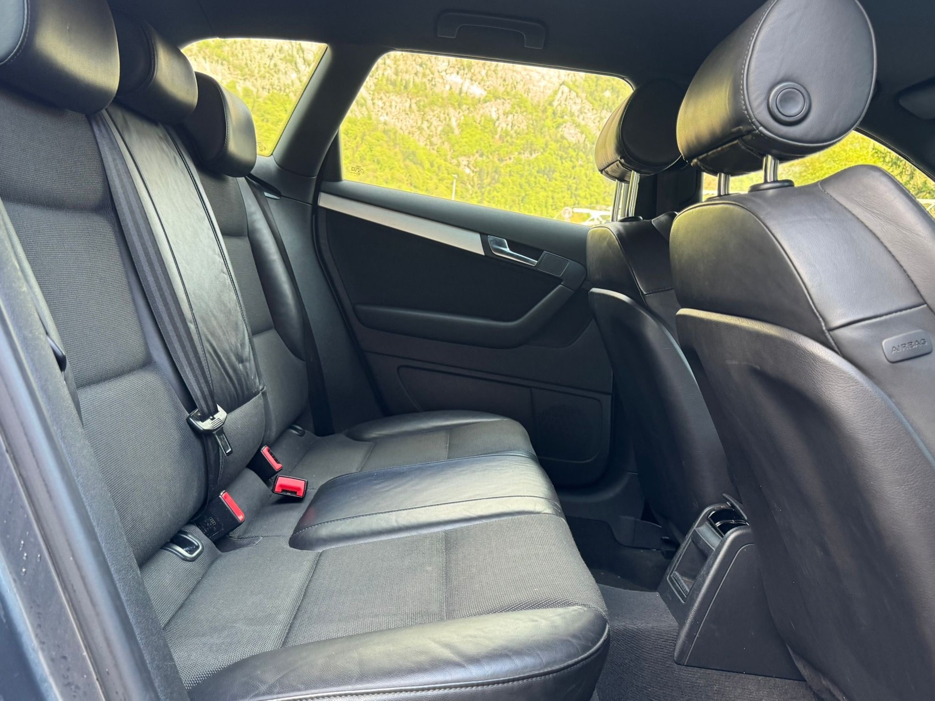 AUDI A3 Sportback 2.0 TDI Ambition-image-13