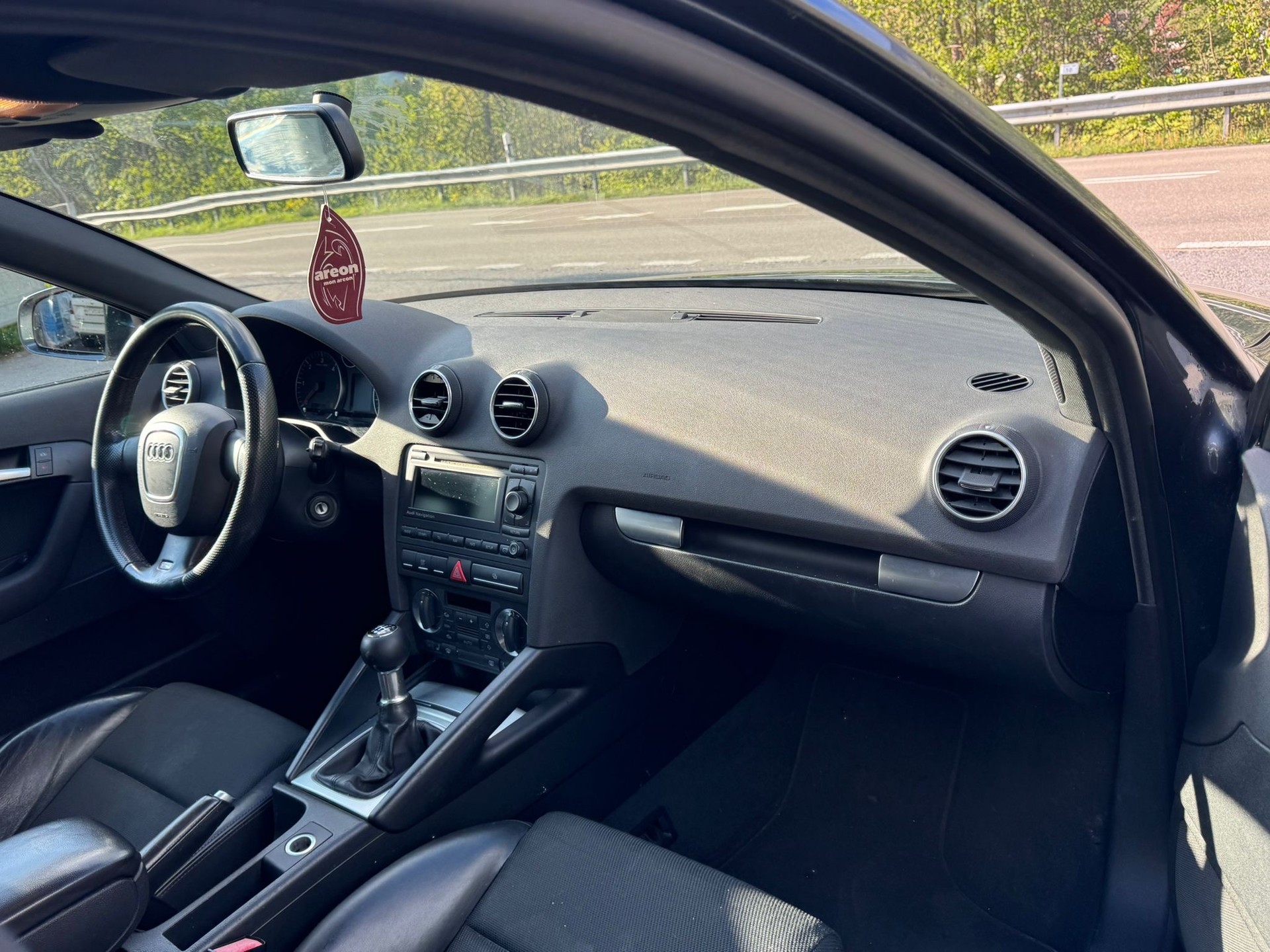 AUDI A3 Sportback 2.0 TDI Ambition-image-6