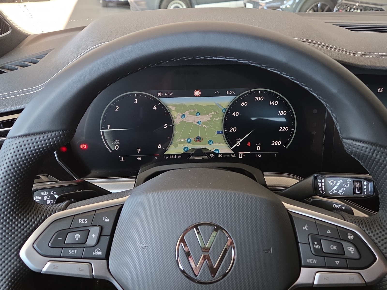 VW Touareg 3.0 TDI R-Line Final Edition Tiptronic-image-10