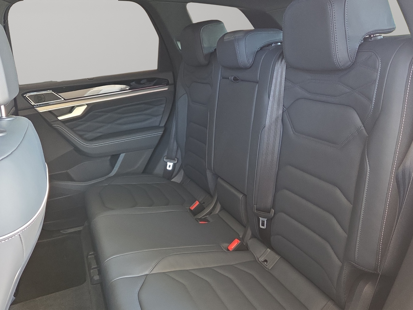 VW Touareg 3.0 TDI R-Line Final Edition Tiptronic-image-8