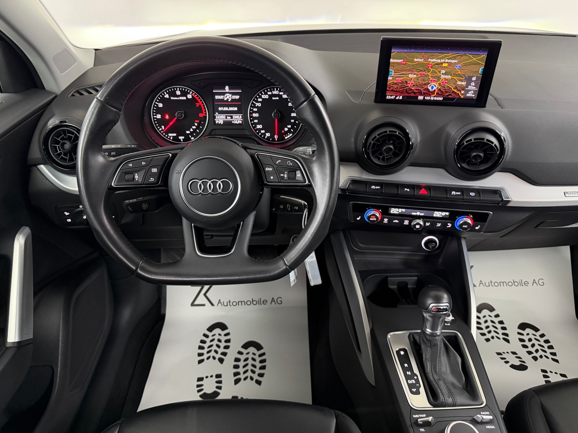AUDI Q2 1.4 TFSI sport Mythos Black S-tronic-image-10