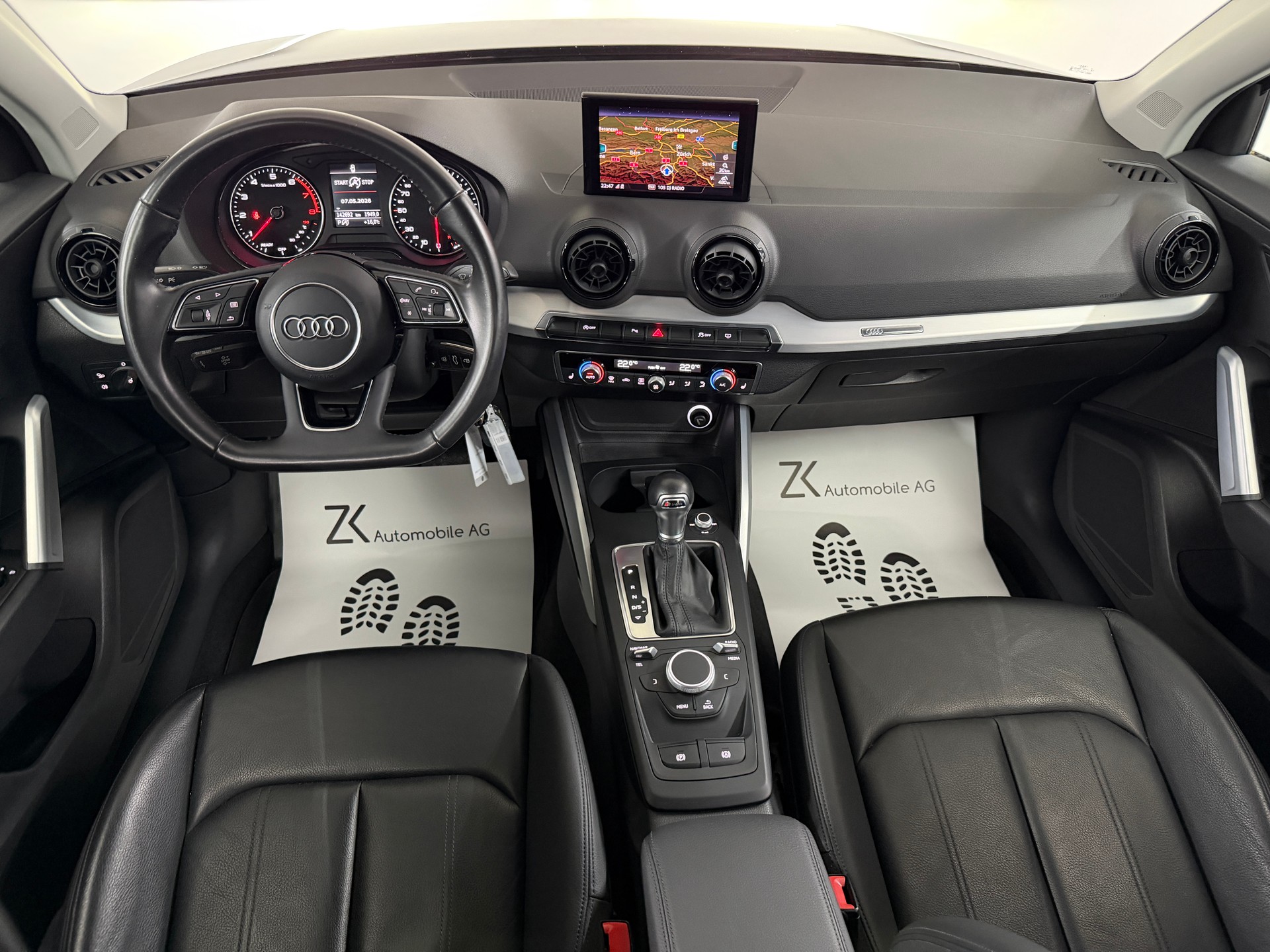AUDI Q2 1.4 TFSI sport Mythos Black S-tronic-image-9