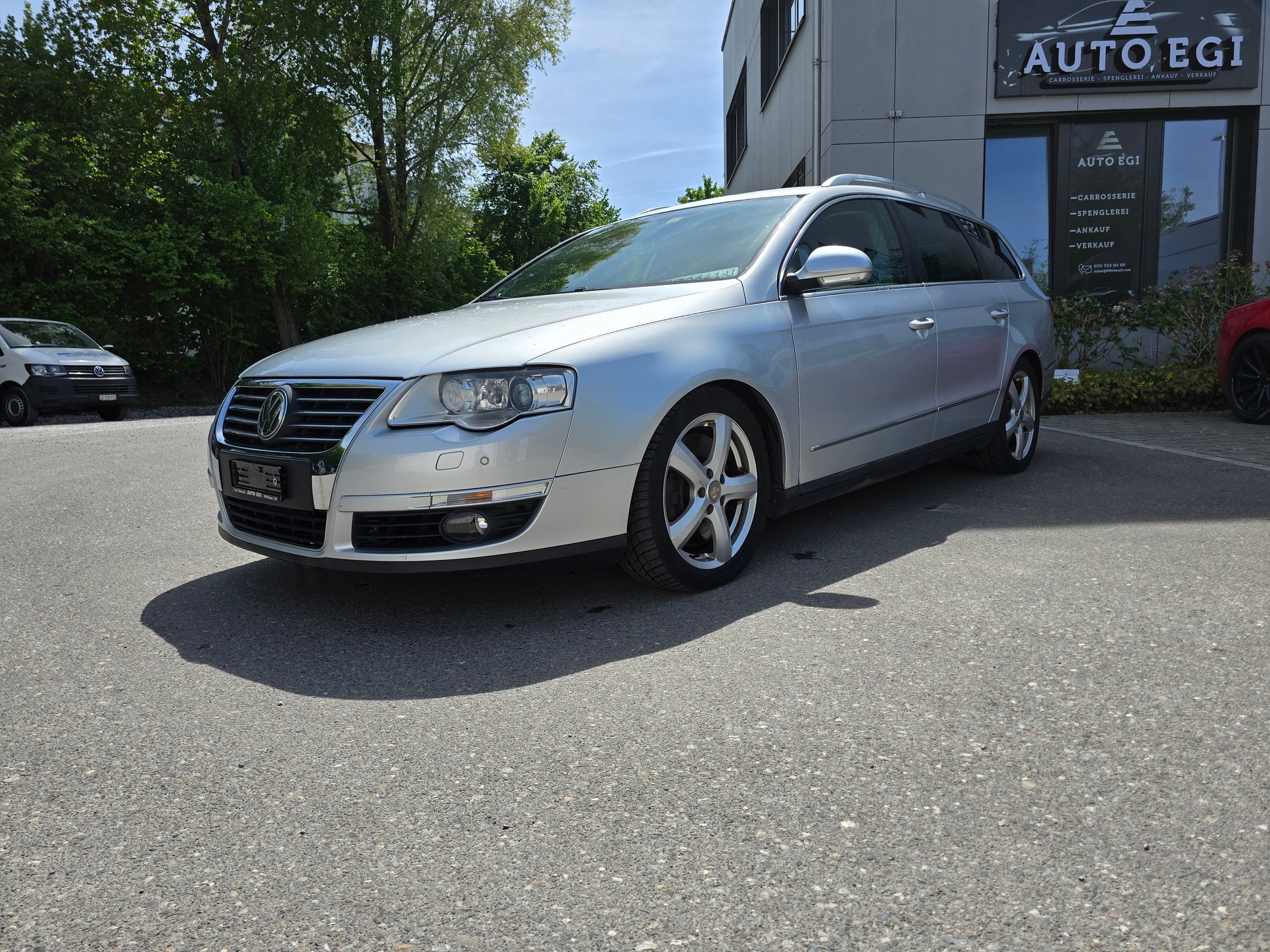 VW Passat Variant 3.2 V6 FSI Highline 4Motion-image-0