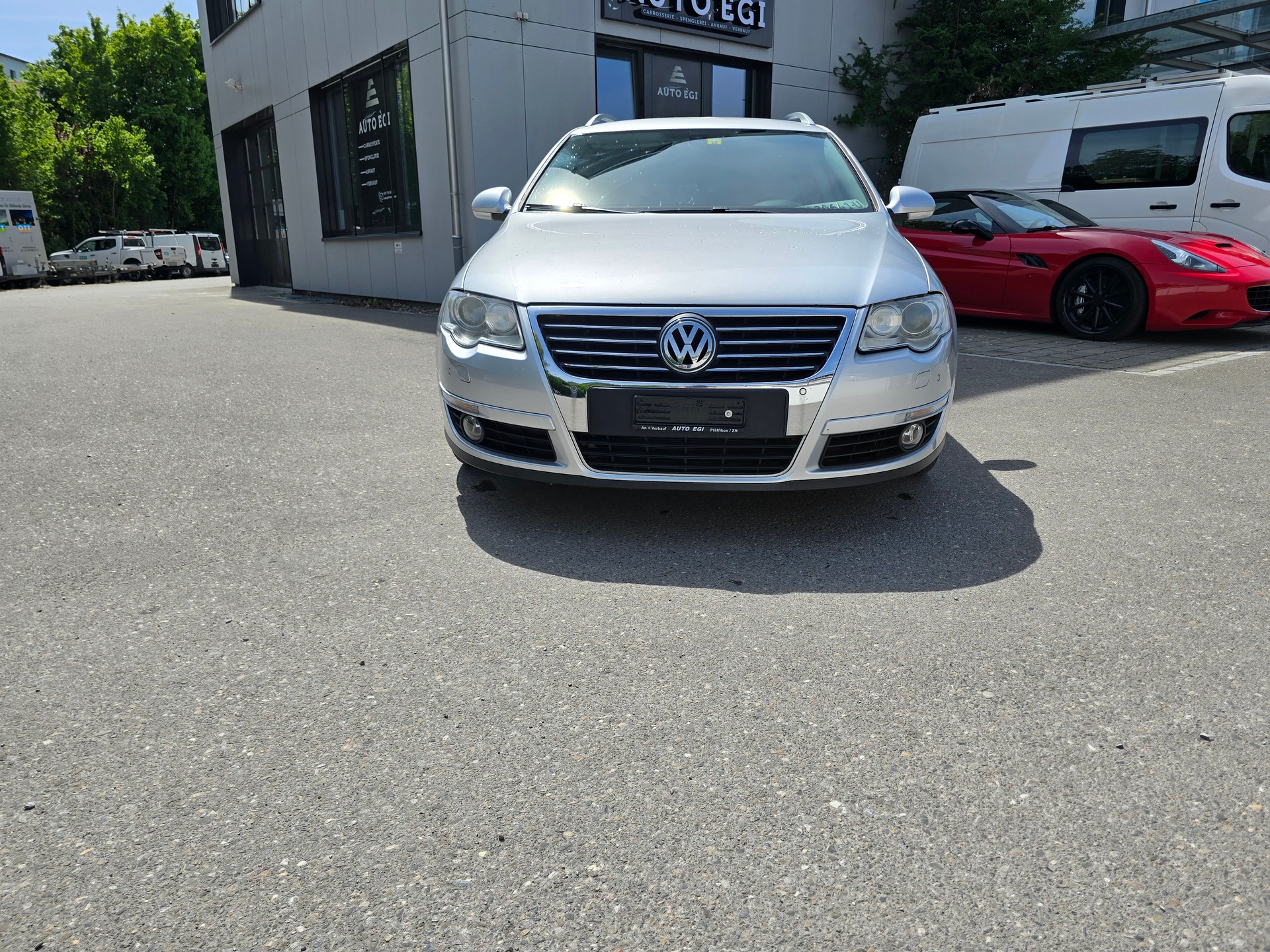 VW Passat Variant 3.2 V6 FSI Highline 4Motion-image-1