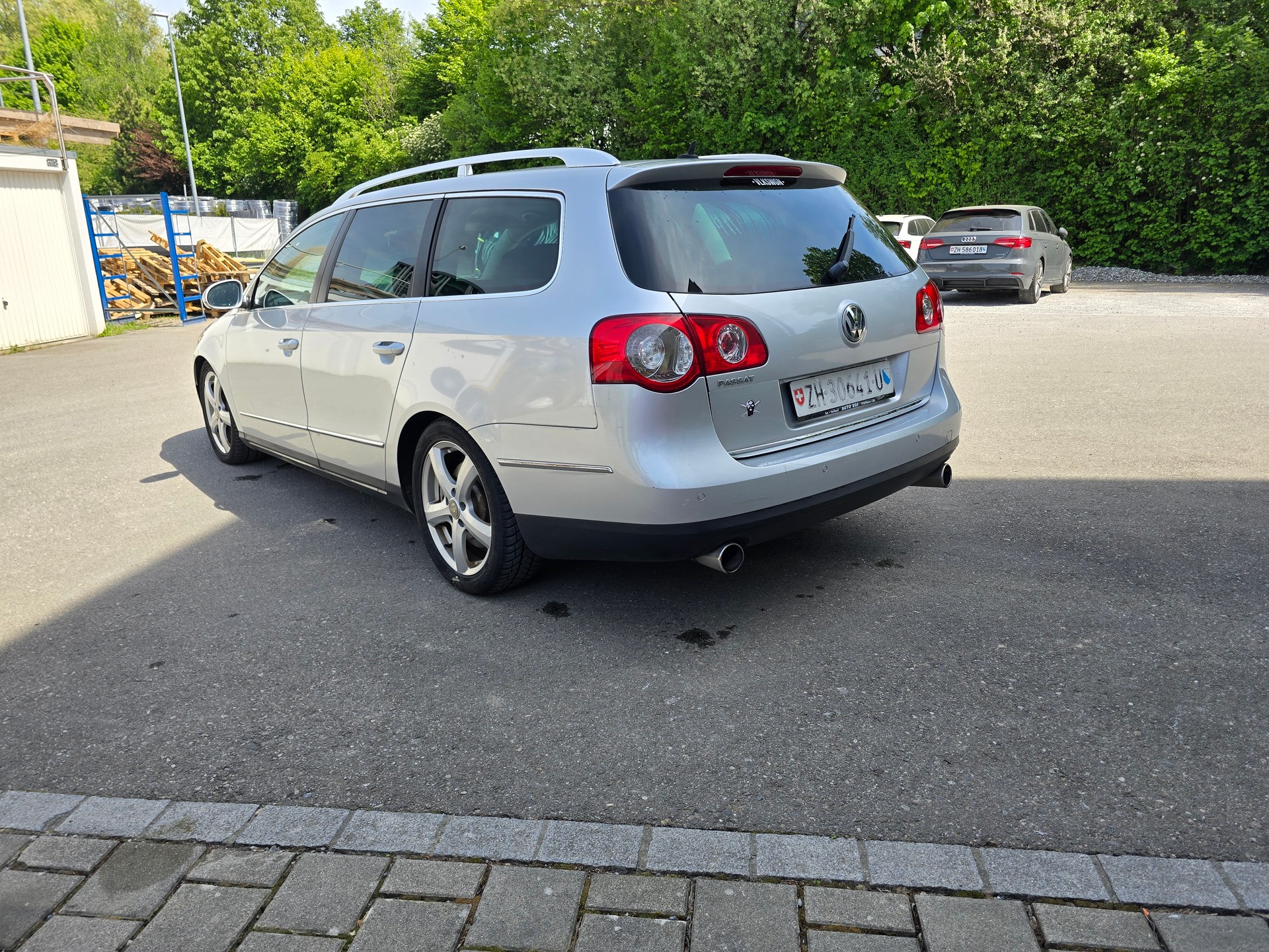 VW Passat Variant 3.2 V6 FSI Highline 4Motion-image-6