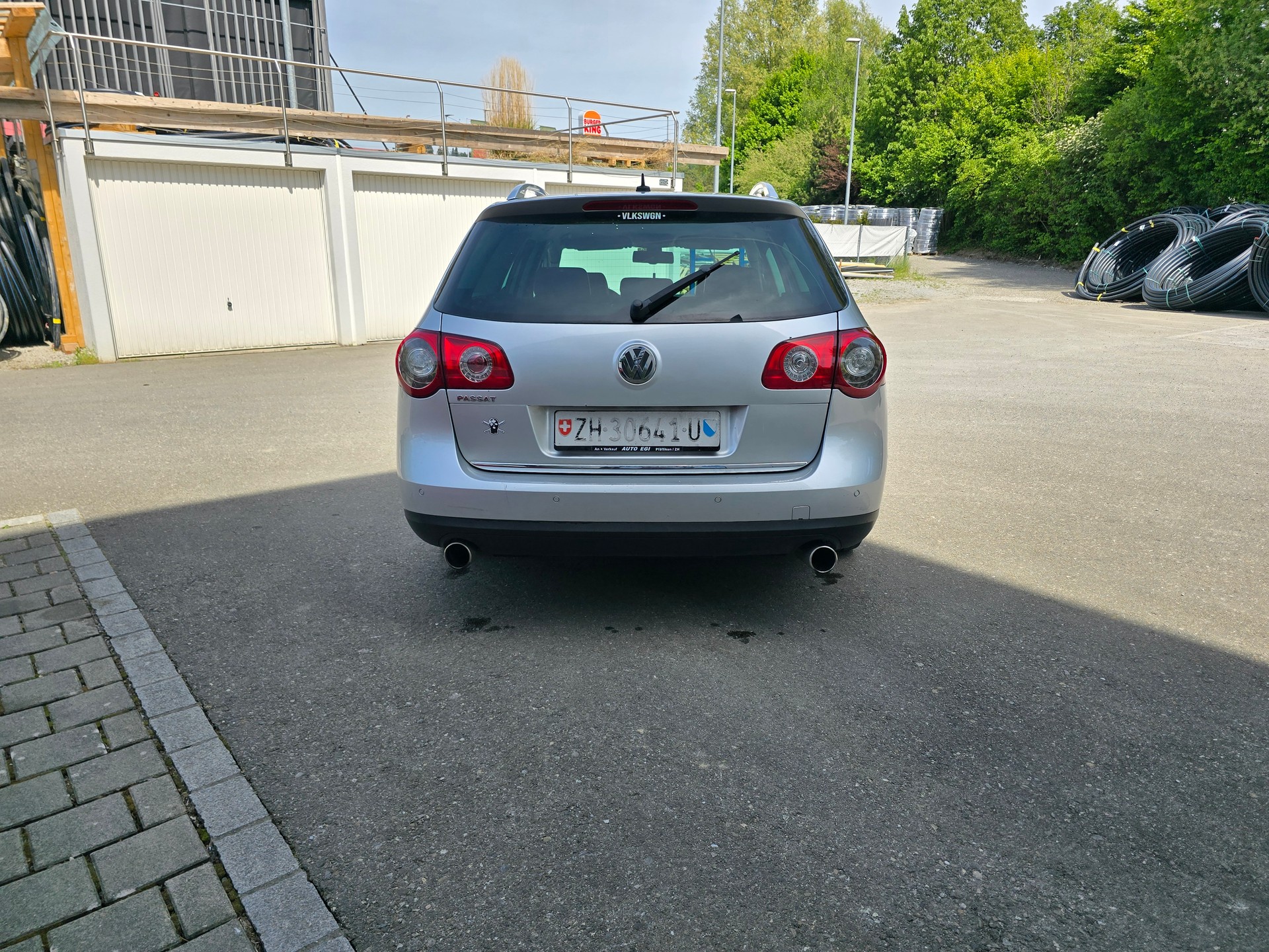 VW Passat Variant 3.2 V6 FSI Highline 4Motion-image-5