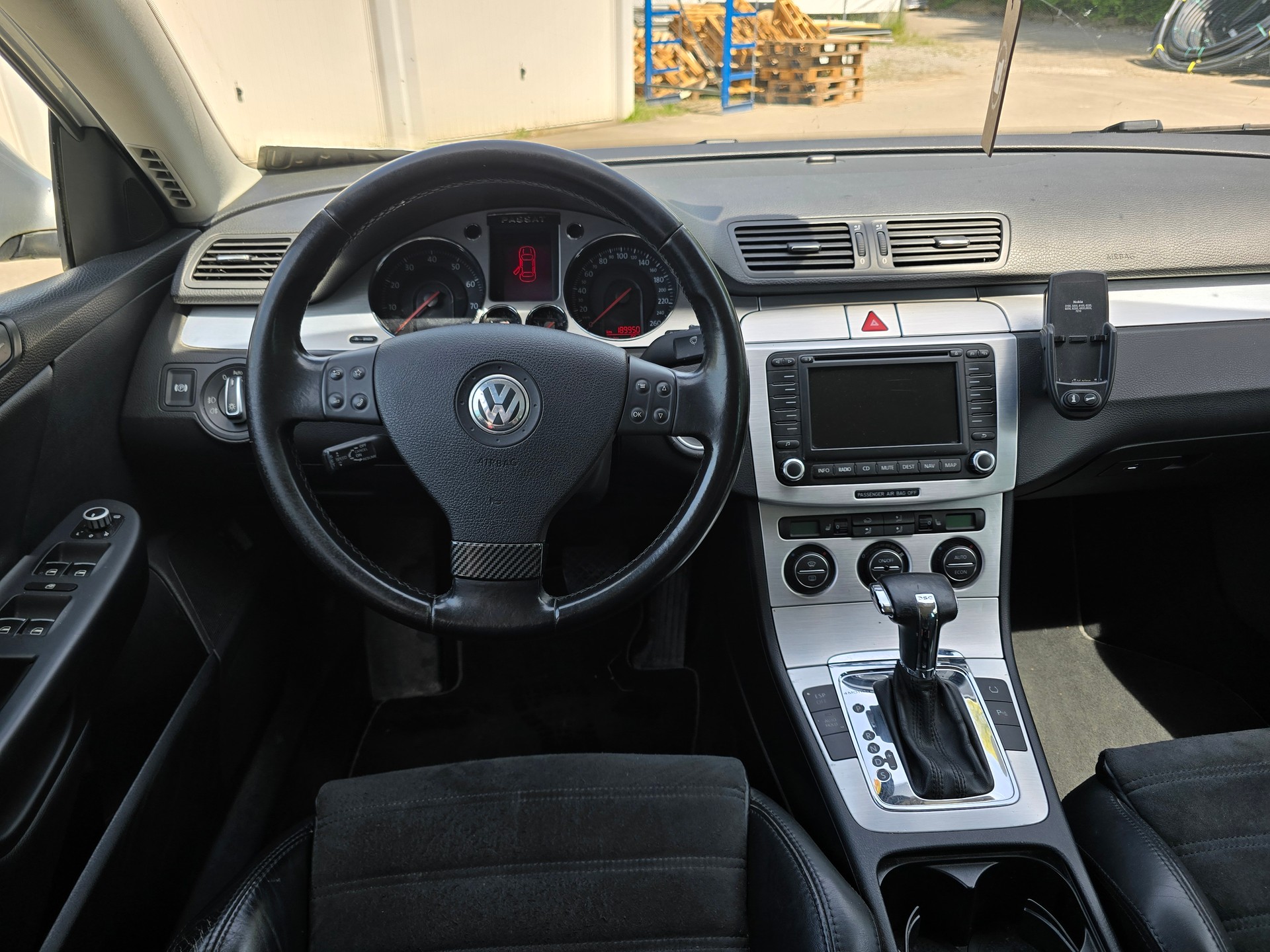 VW Passat Variant 3.2 V6 FSI Highline 4Motion-image-10