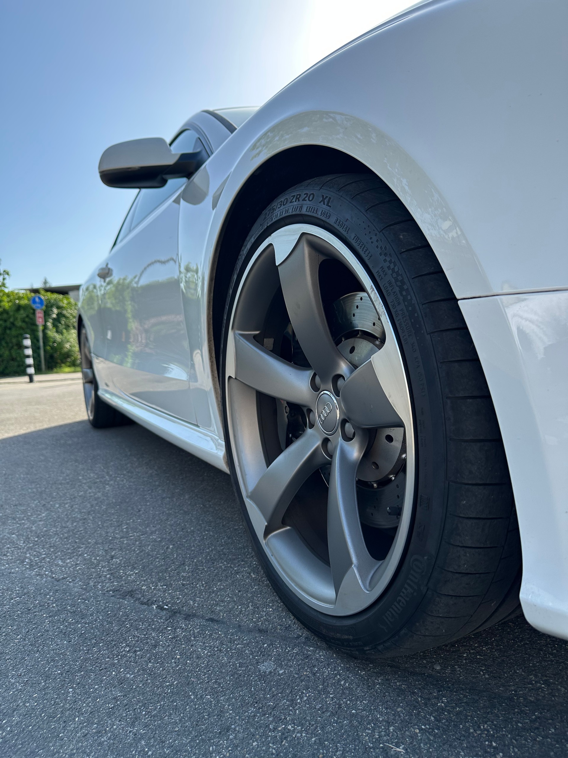 AUDI 4.2 V8 FSI quattro S-Tronic-image-4