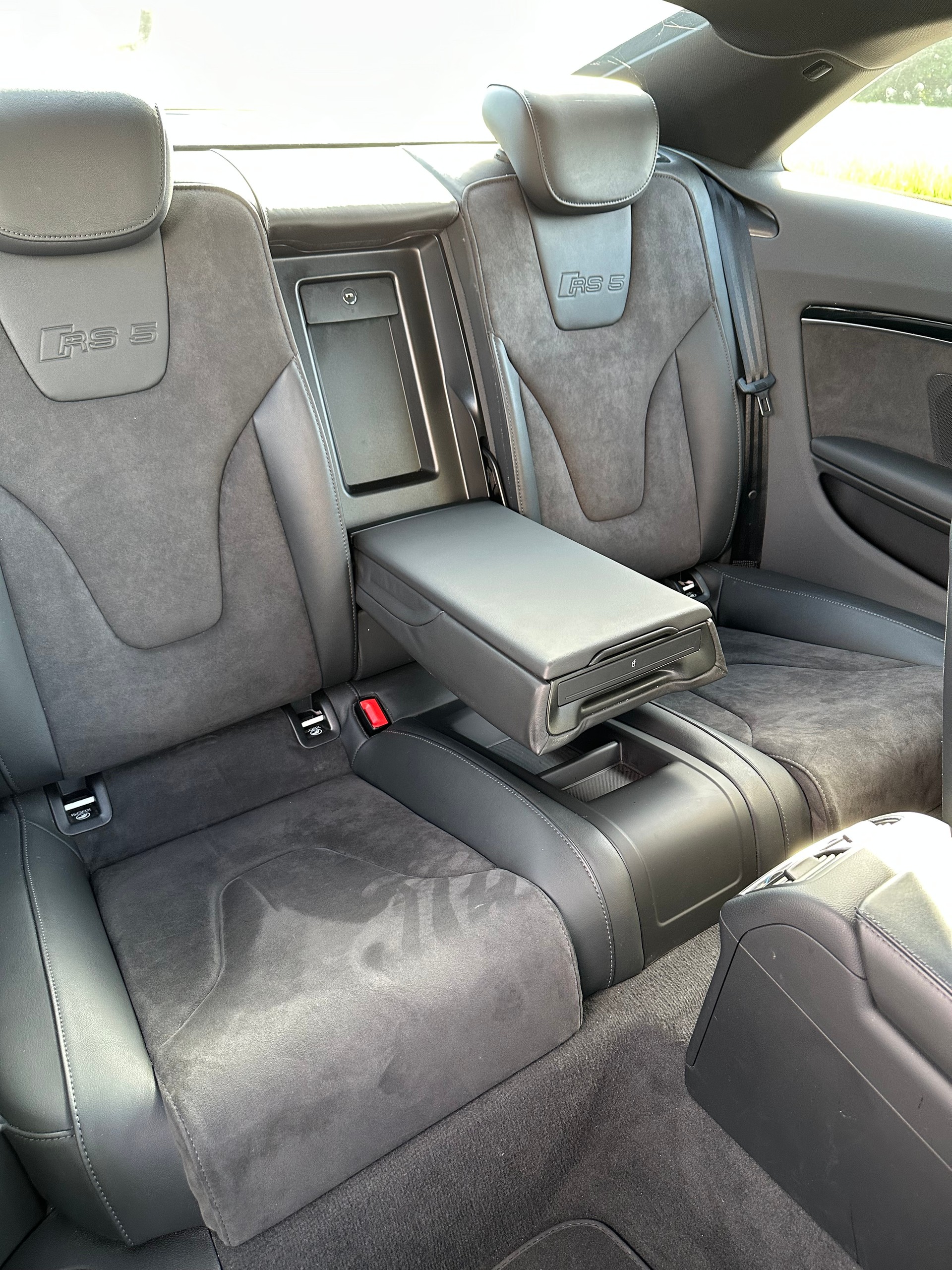 AUDI 4.2 V8 FSI quattro S-Tronic-image-9