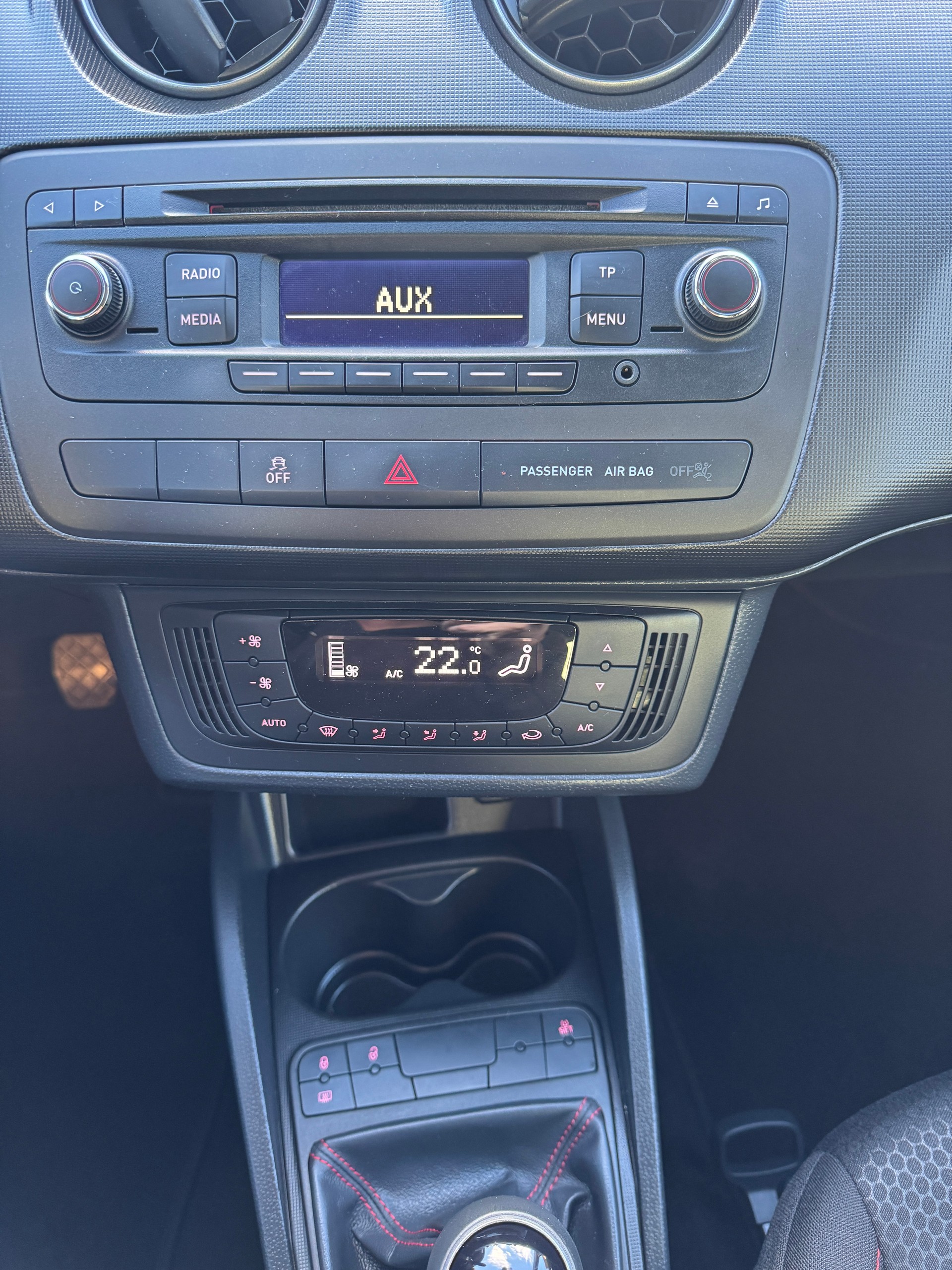 SEAT IBIZA 1.6 TDI ST FR-image-15