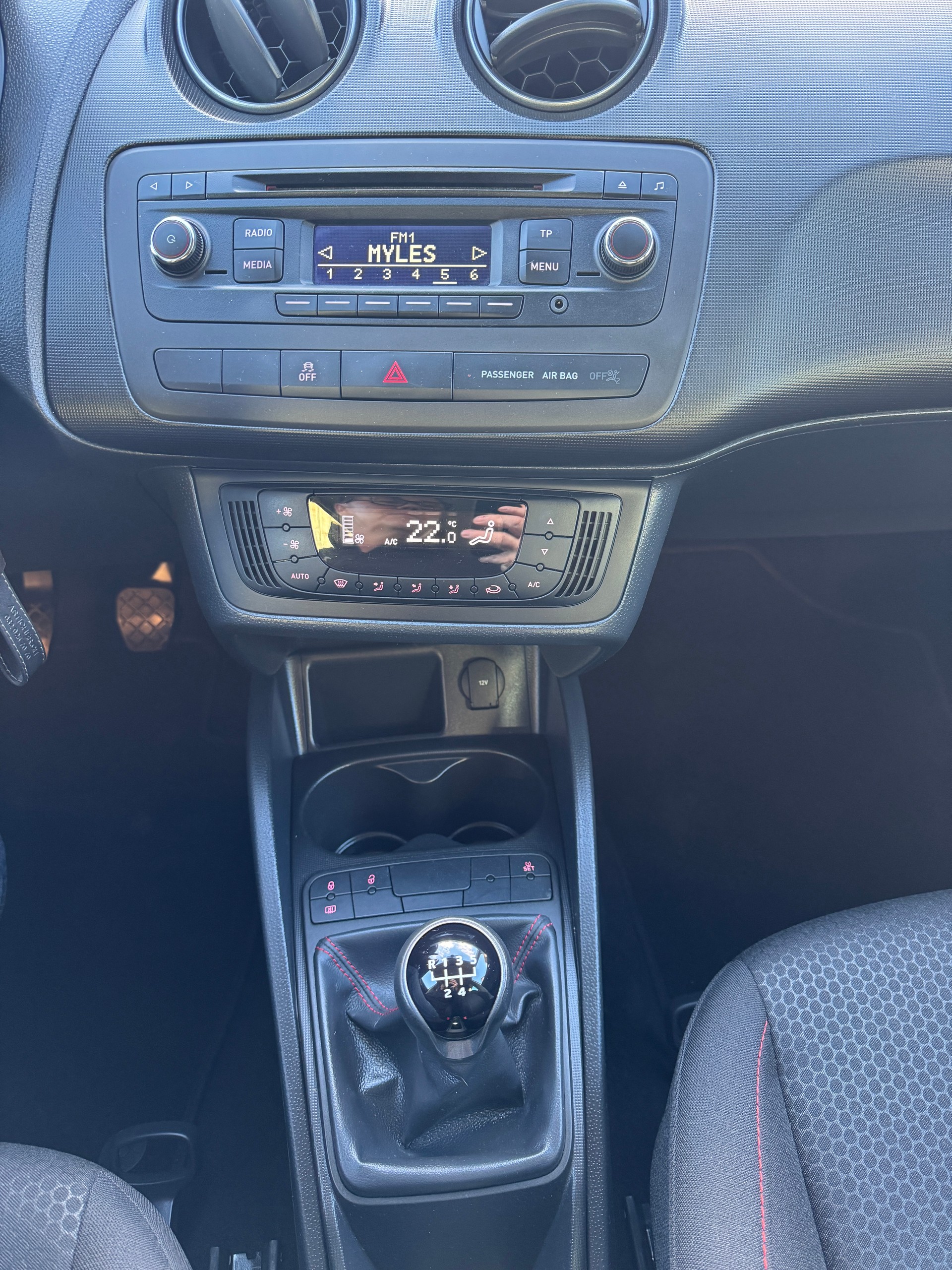 SEAT IBIZA 1.6 TDI ST FR-image-9