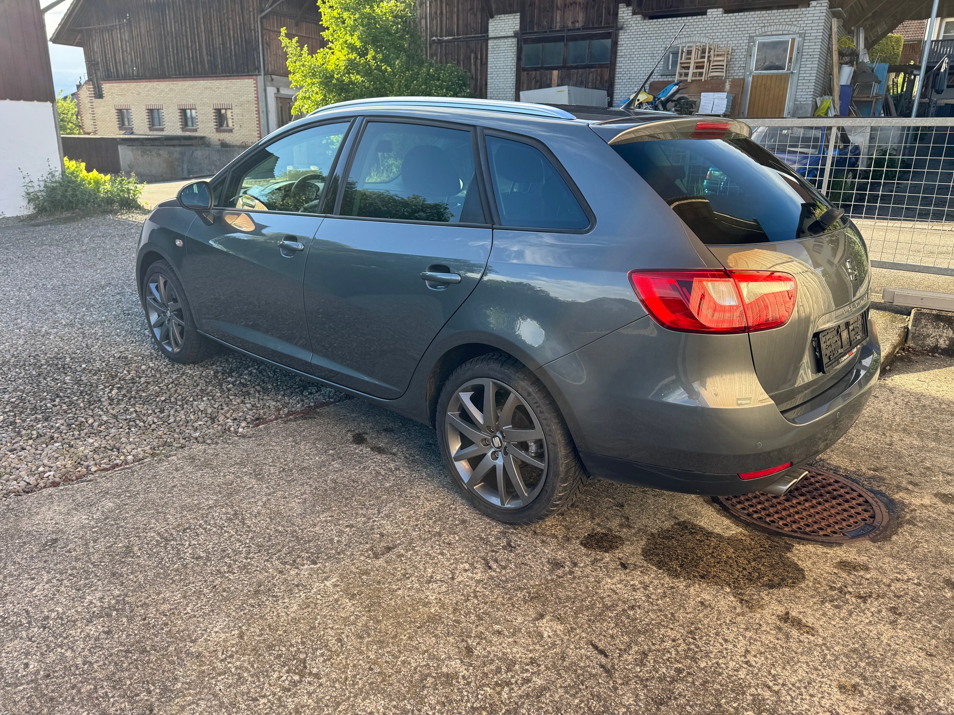 SEAT IBIZA 1.6 TDI ST FR-image-4