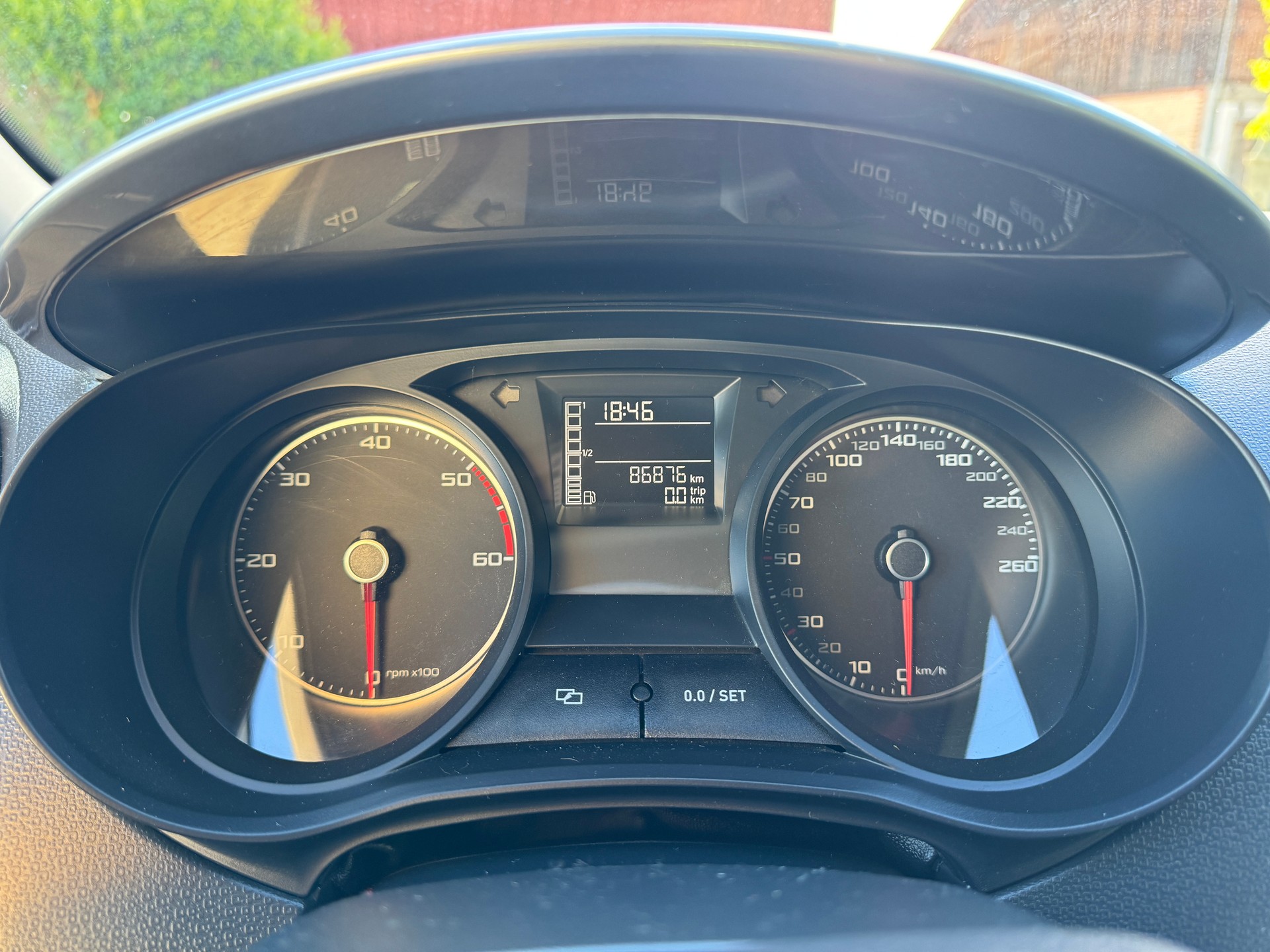 SEAT IBIZA 1.6 TDI ST FR-image-8