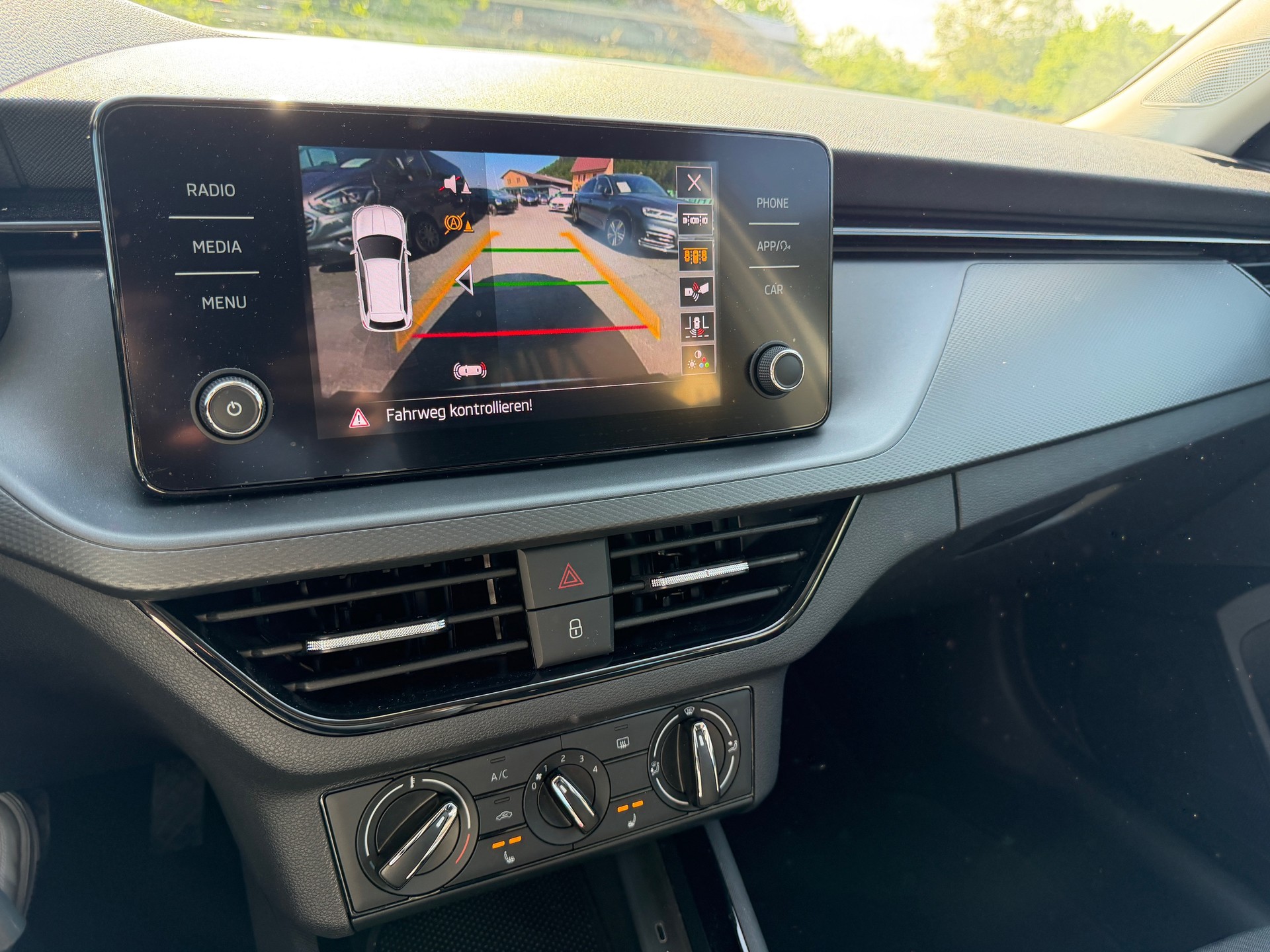 SKODA Kamiq 1.0 TSI Ambition DSG-image-8
