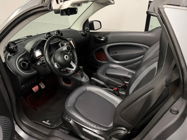 SMART fortwo Cabrio Brabus 109 twinmatic-image-18