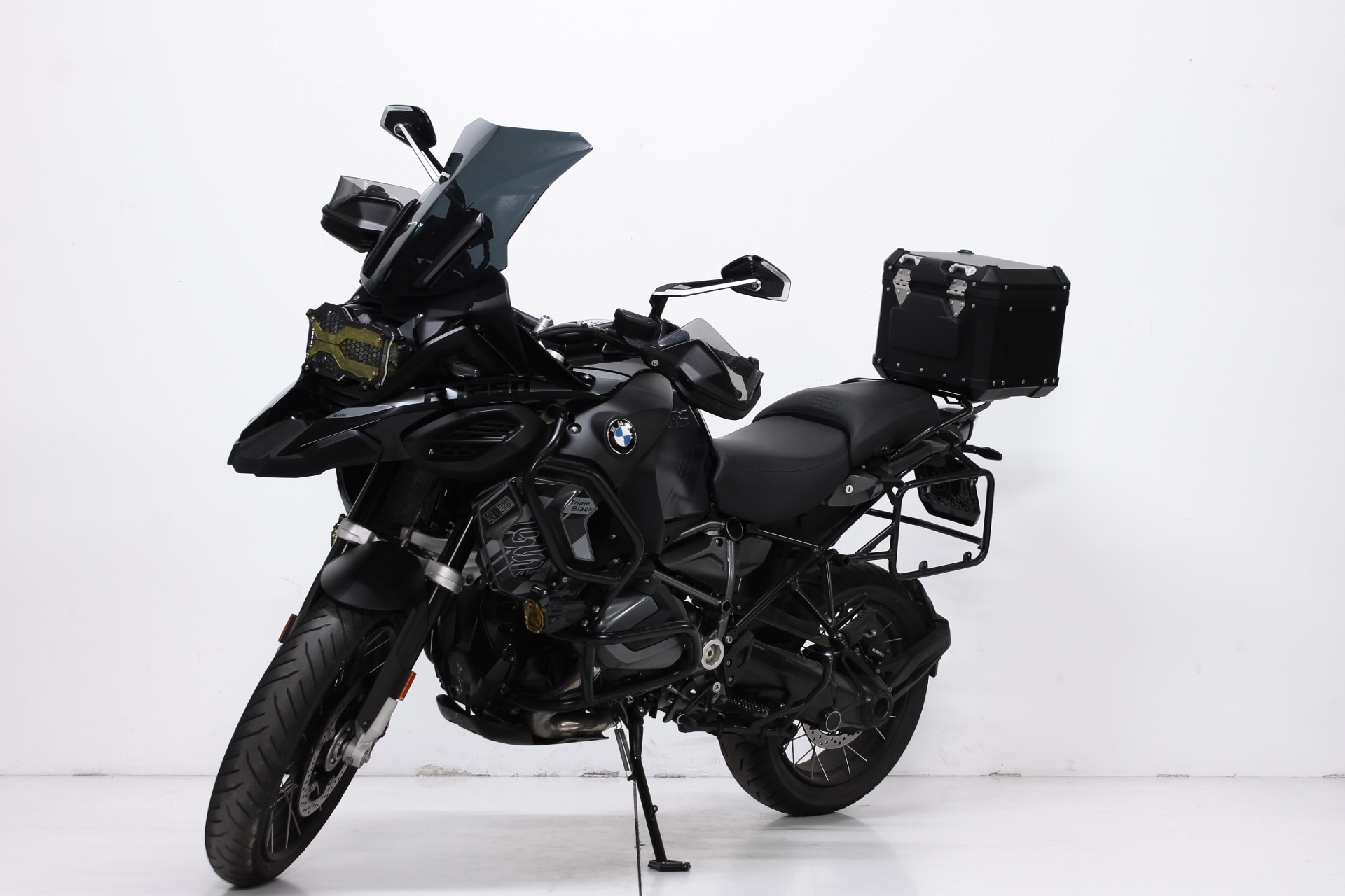 BMW R 1250 GS Adventure Triple Black-showroom-element-3