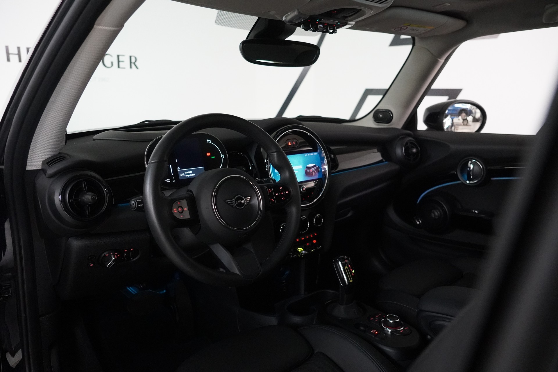 MINI Cooper SE-image-23
