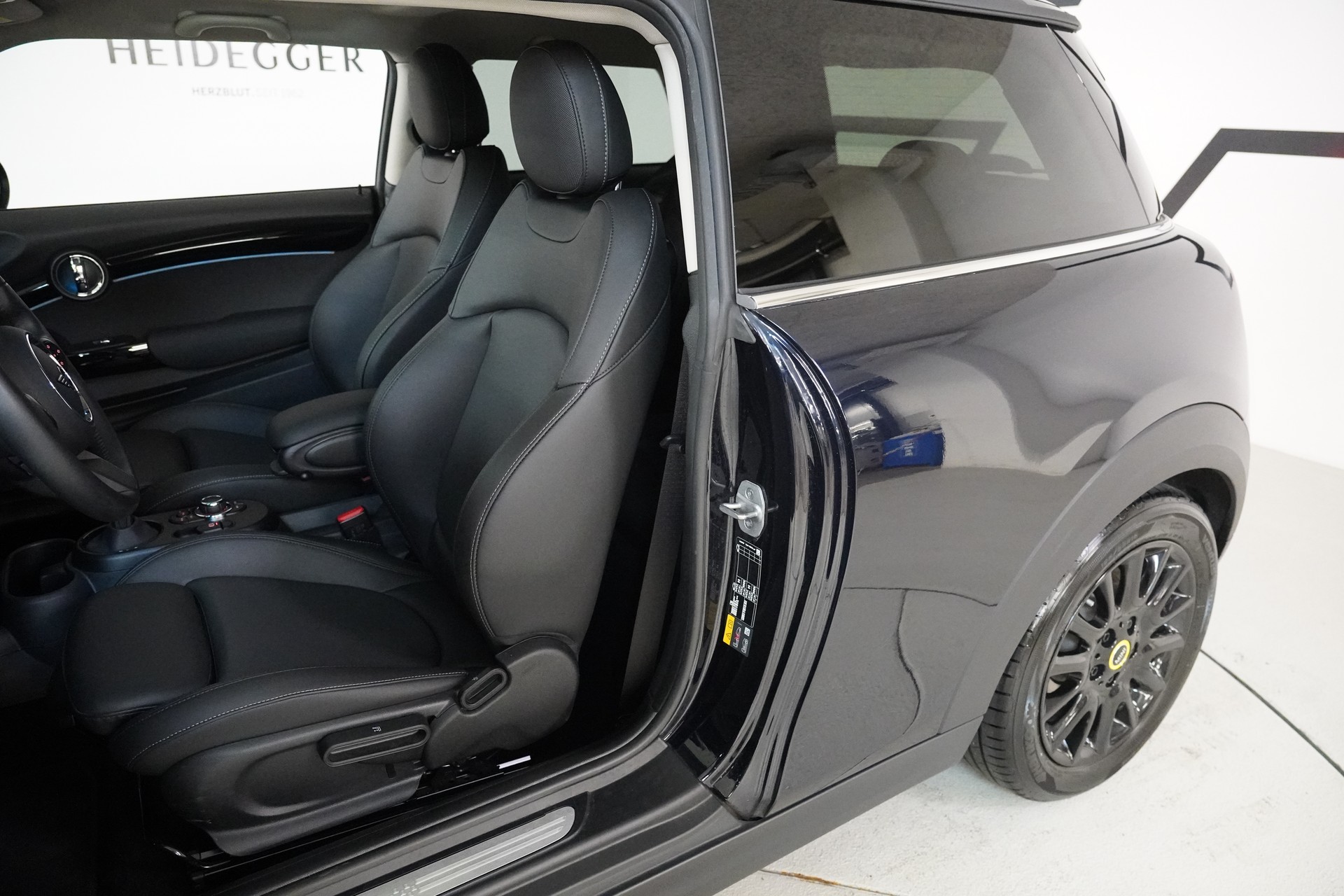 MINI Cooper SE-image-12
