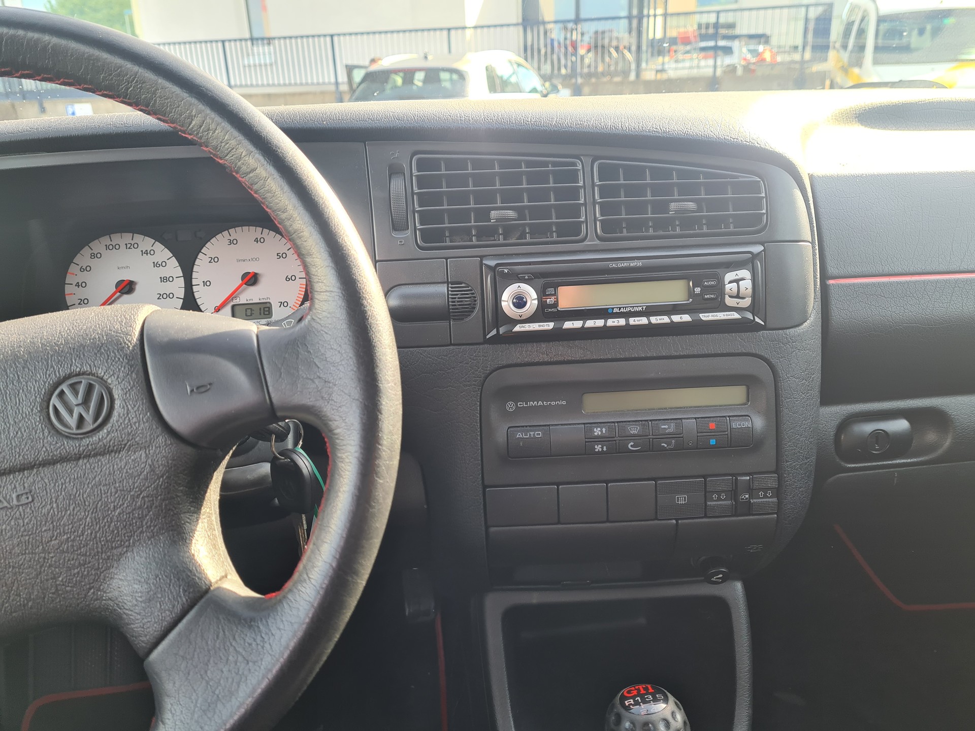 VW Golf 2000 GTI Edition-image-10