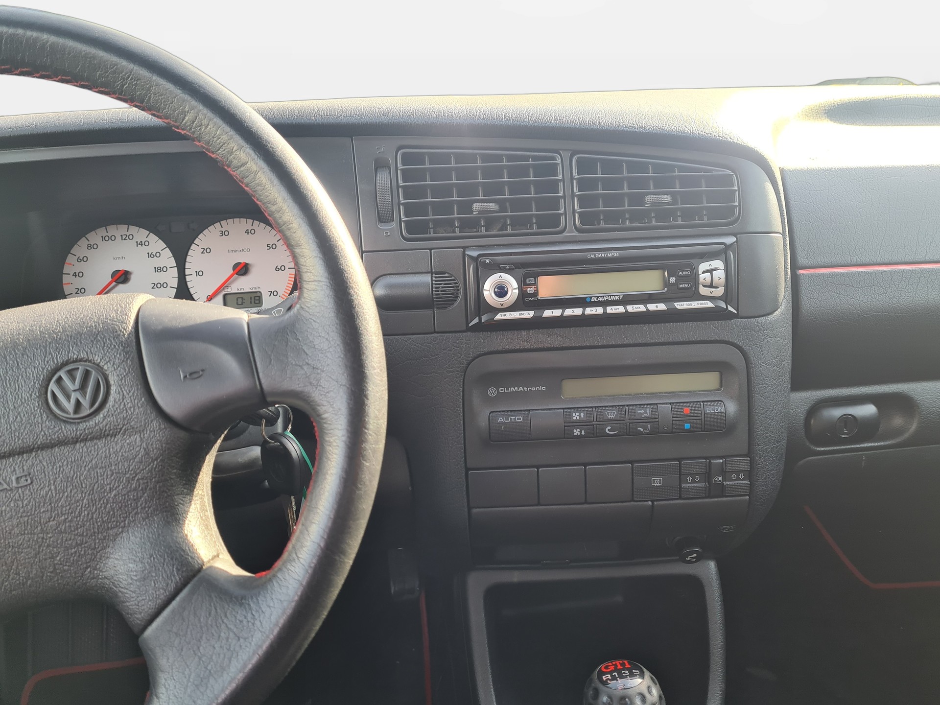 VW Golf 2000 GTI Edition-image-10