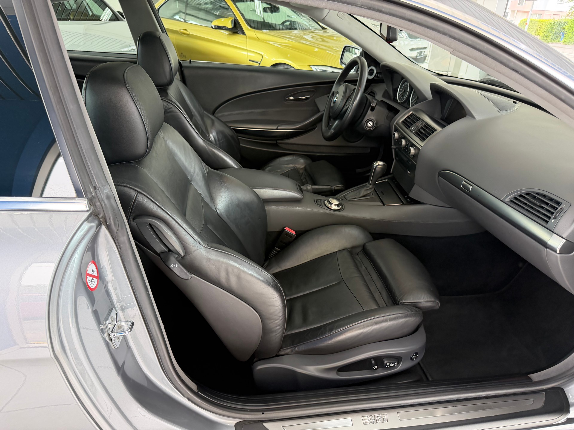 BMW 645i-image-14