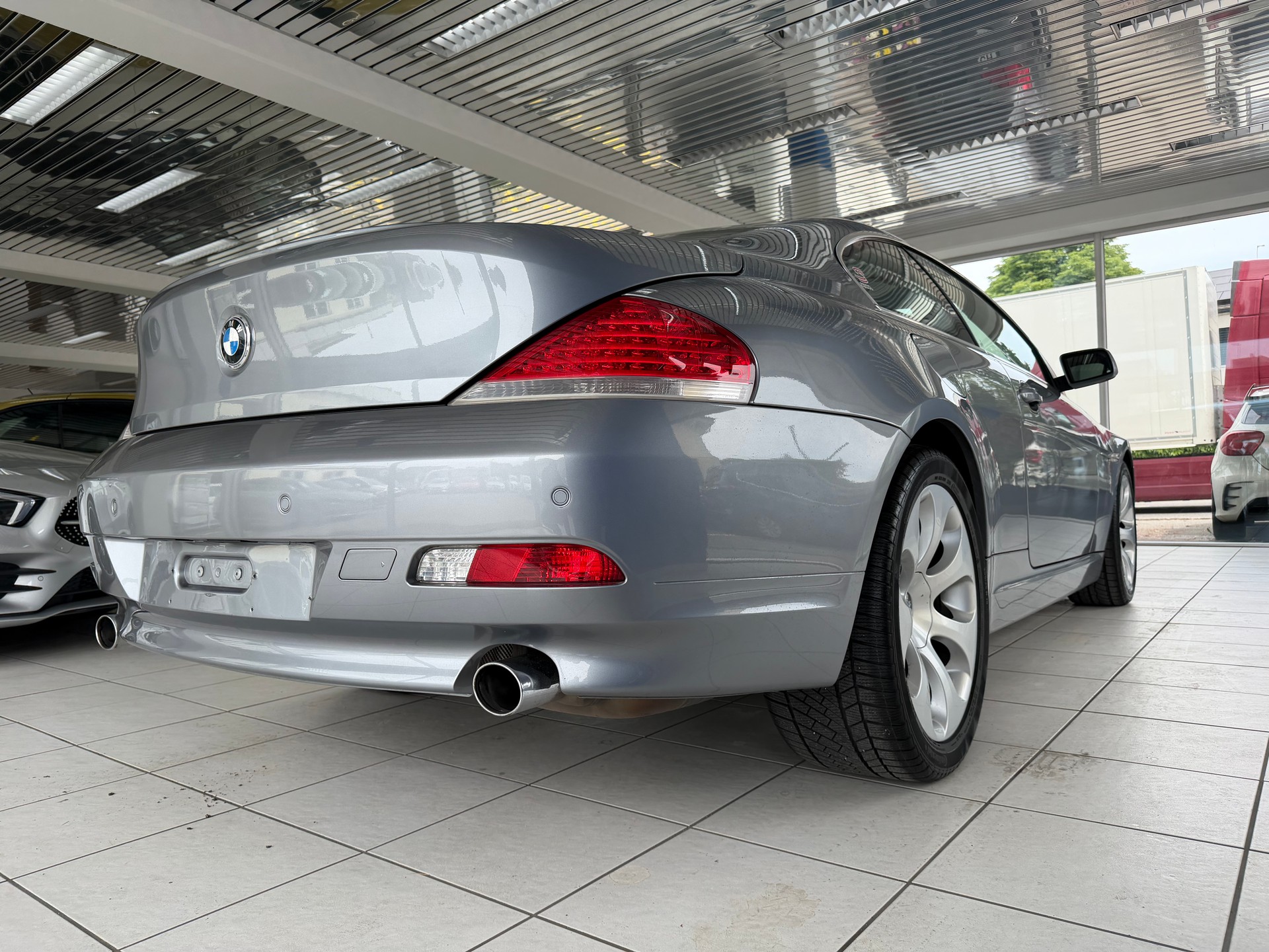 BMW 645i-image-5
