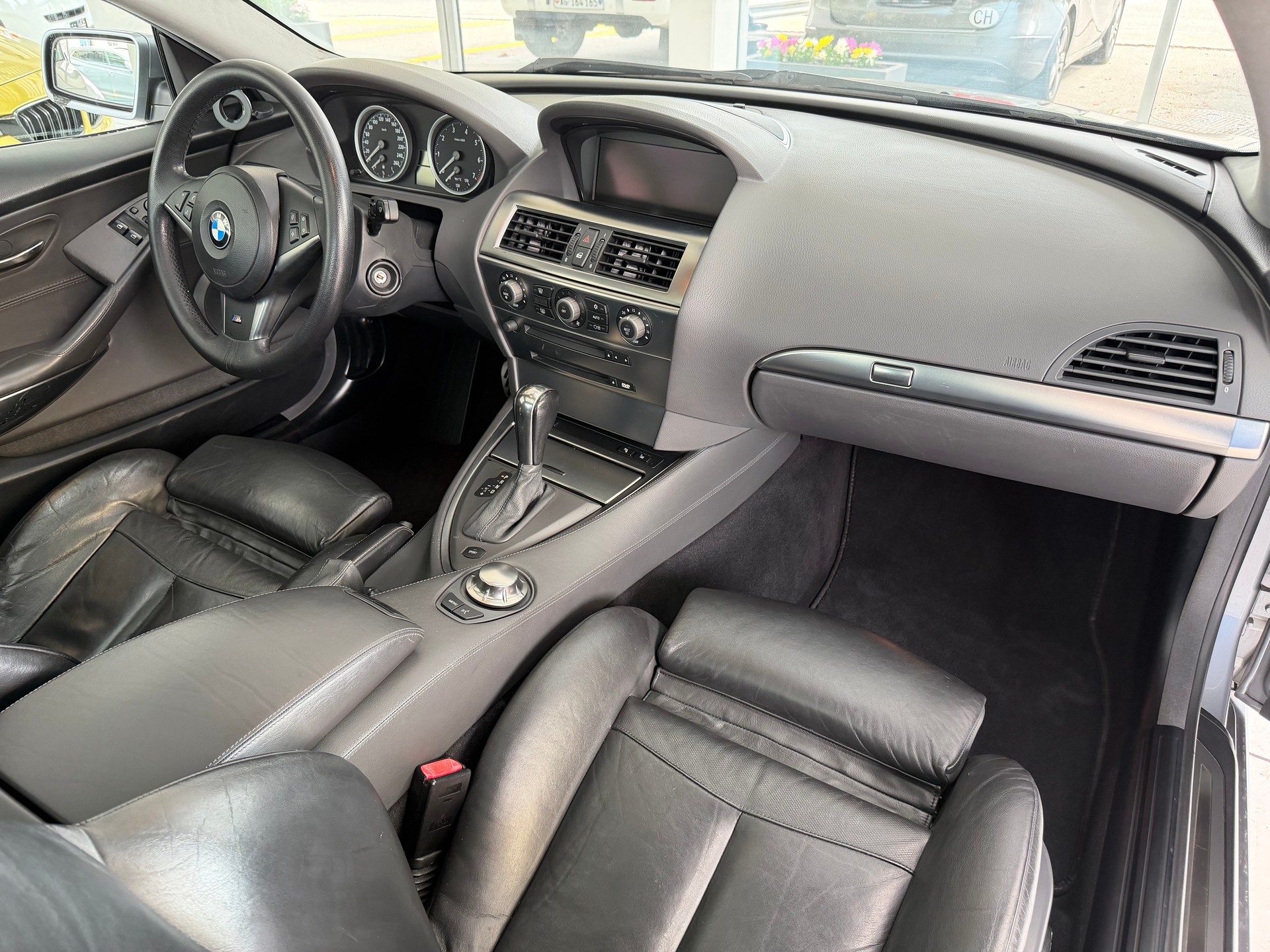 BMW 645i-image-12