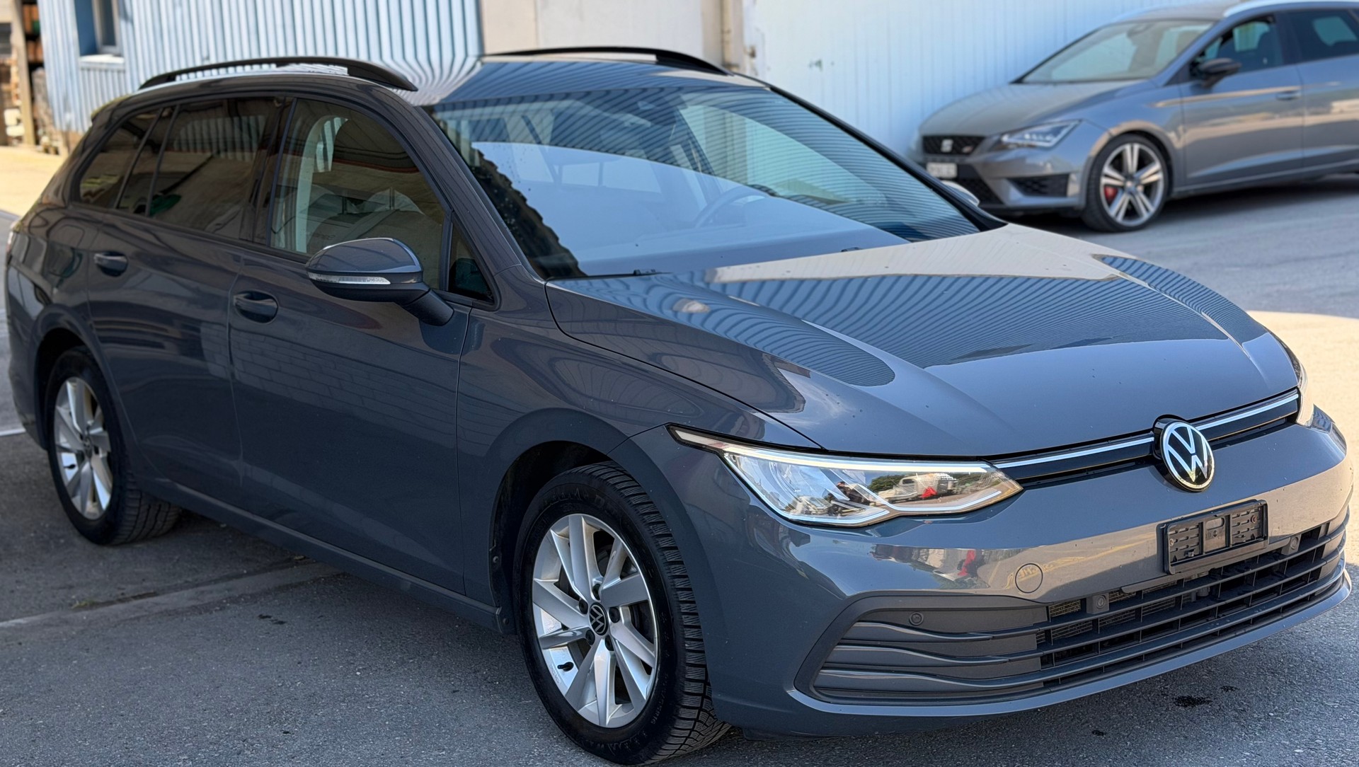 VW Golf Variant 1.5 eTSI Life-image-1