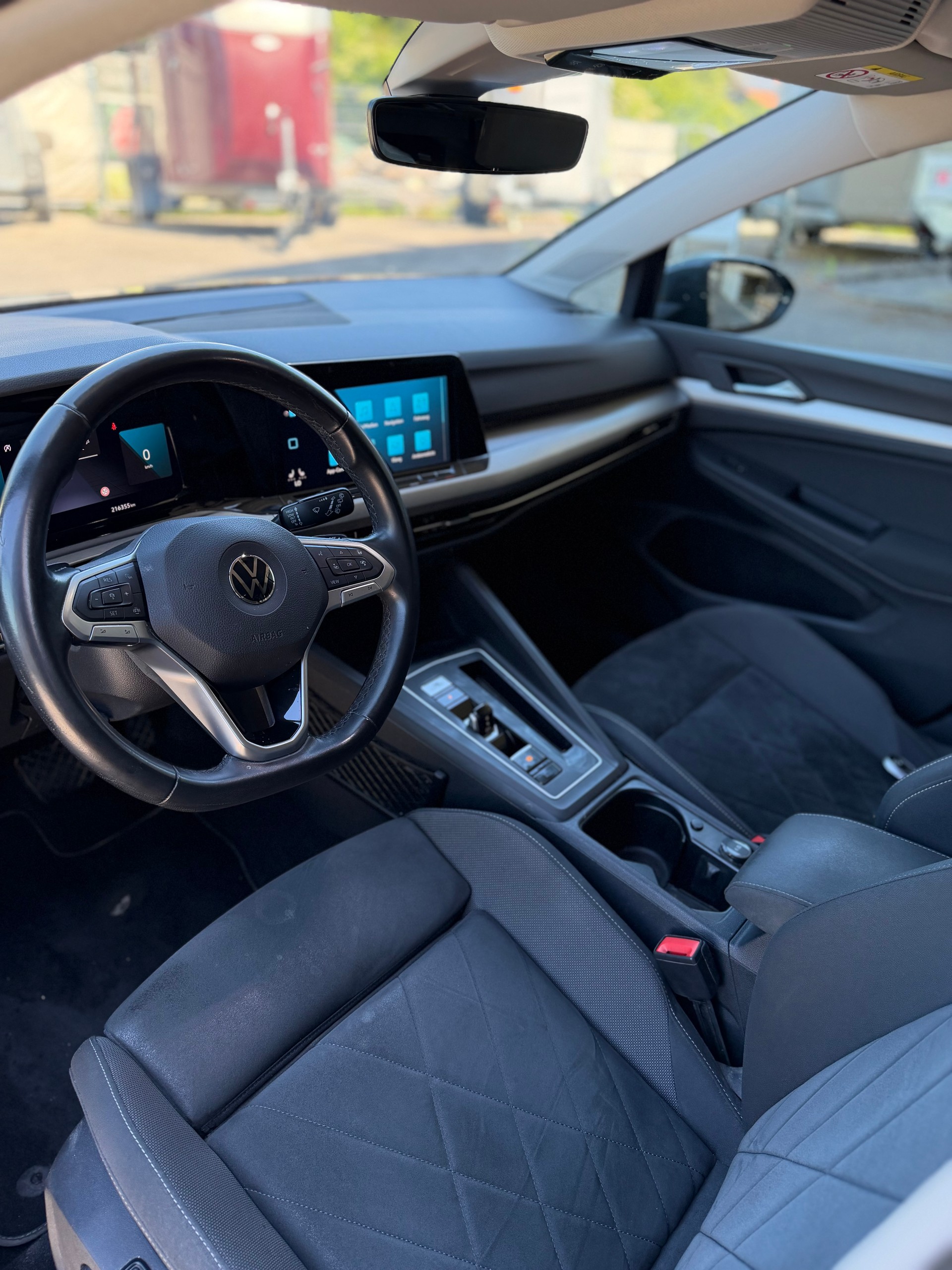VW Golf Variant 1.5 eTSI Life-image-6