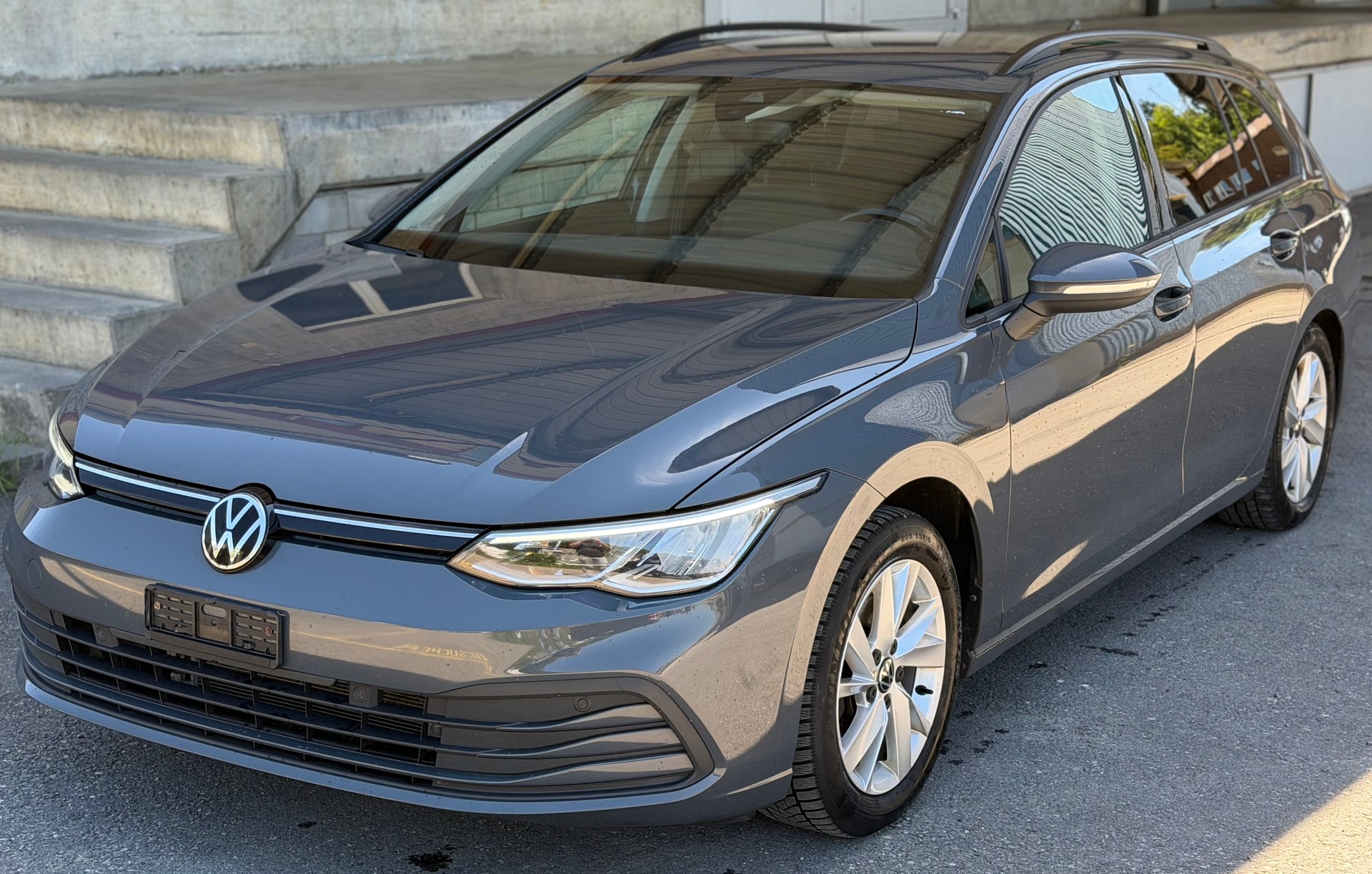 VW Golf Variant 1.5 eTSI Life-image-0