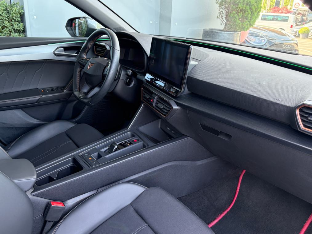 CUPRA LEON 1.5 eTSi-image-7