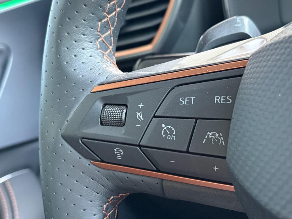 CUPRA LEON 1.5 eTSi-image-4
