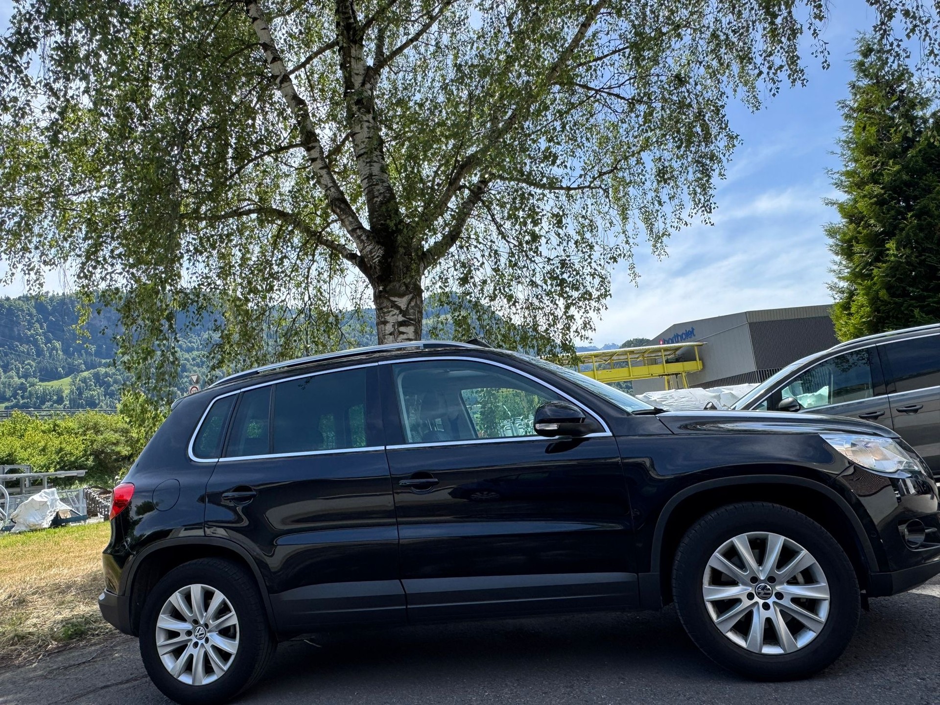 VW Tiguan 2.0 TSI Trend&Fun Tiptronic-image-8