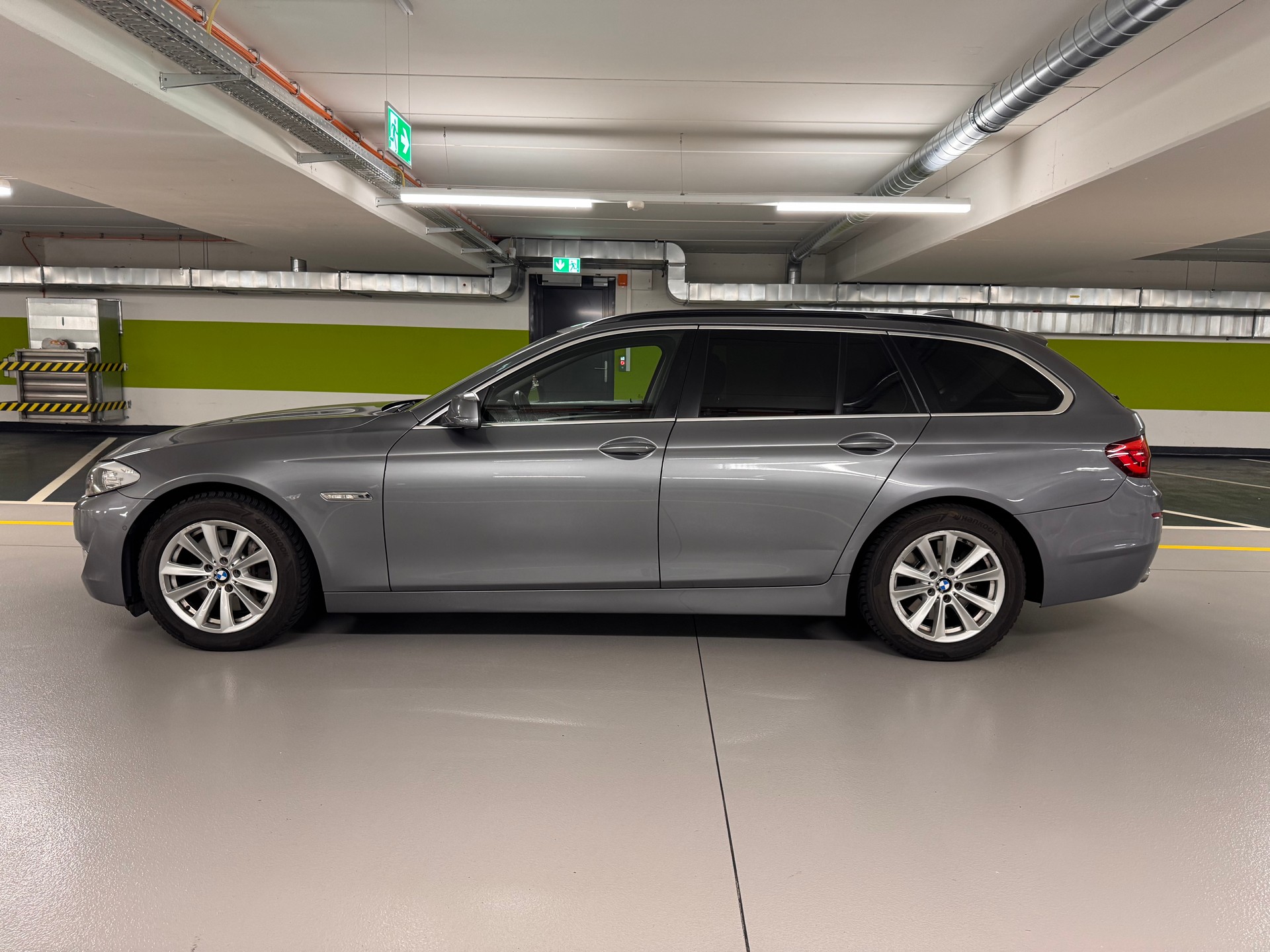 BMW 530d xDrive Touring Steptronic-image-7