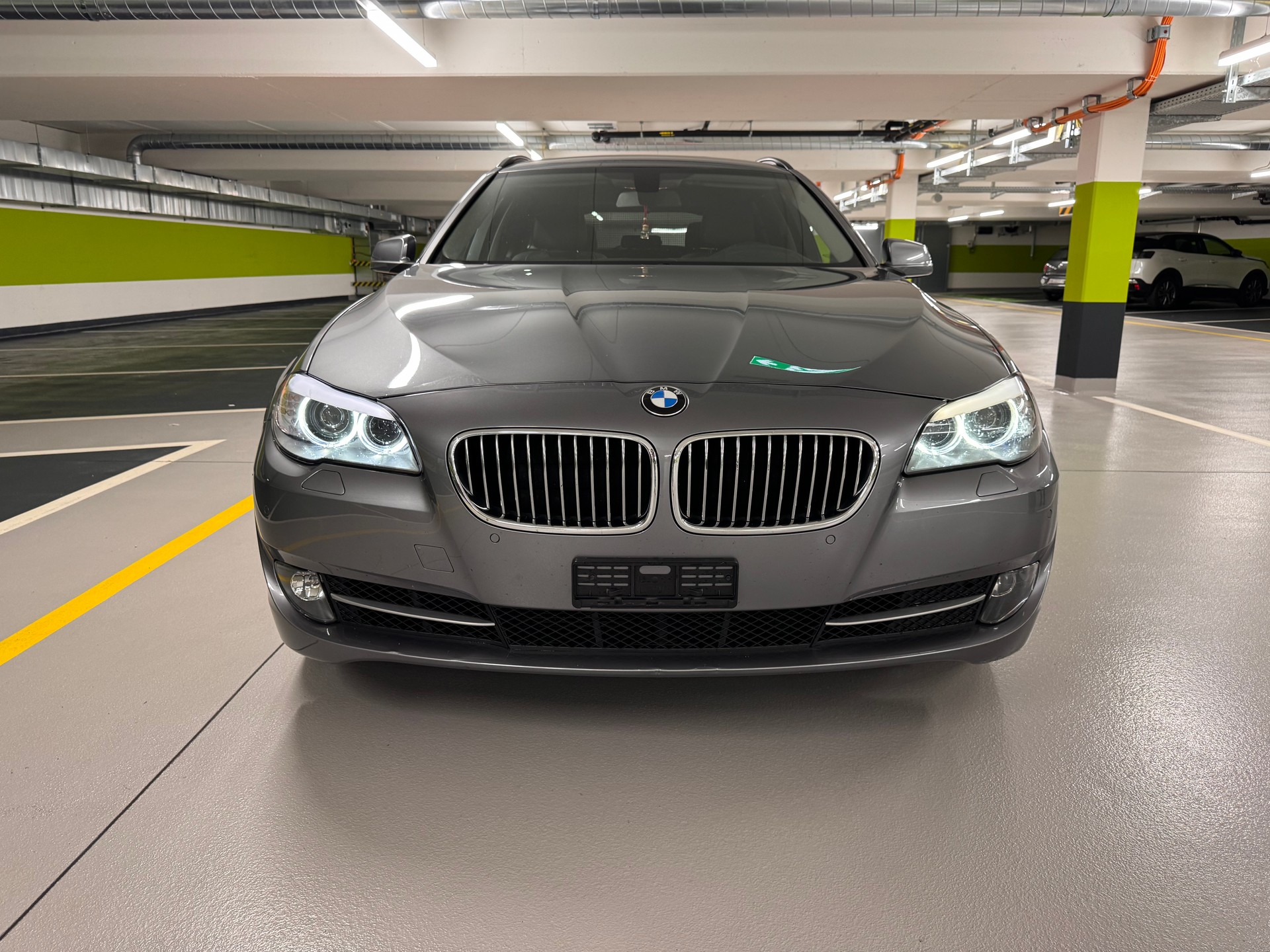BMW 530d xDrive Touring Steptronic-image-1