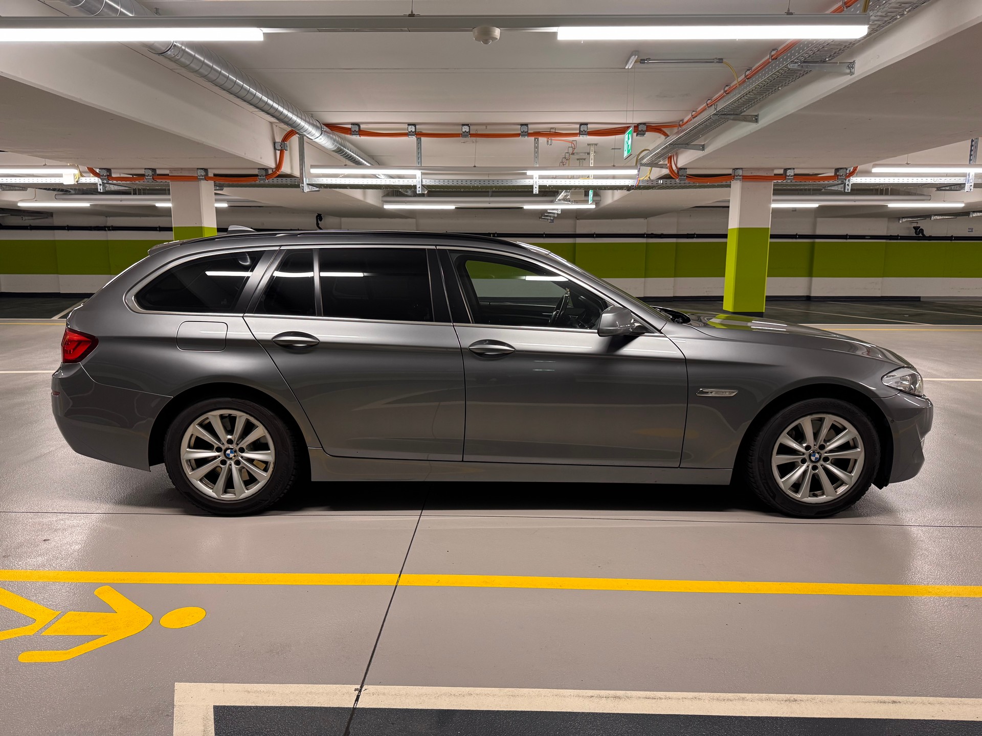BMW 530d xDrive Touring Steptronic-image-3