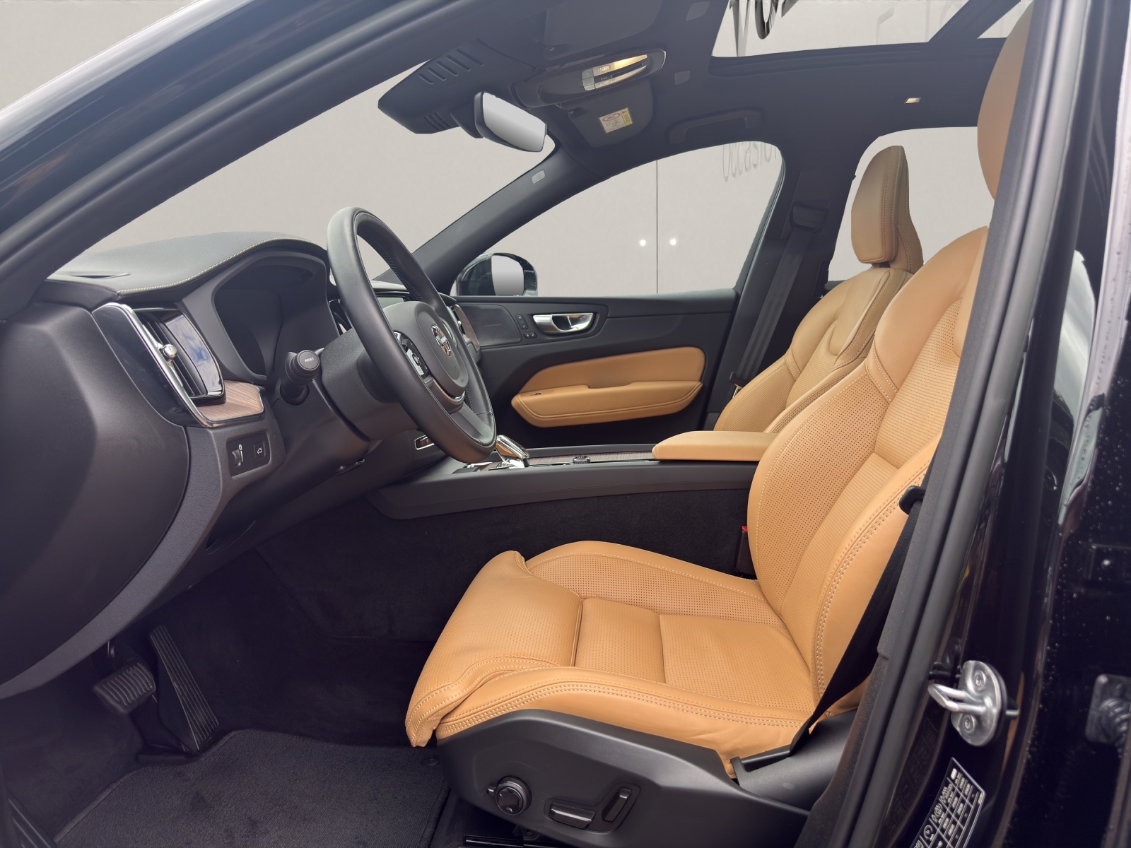 VOLVO XC60 2.0 B4 MH Inscription AWD-image-9