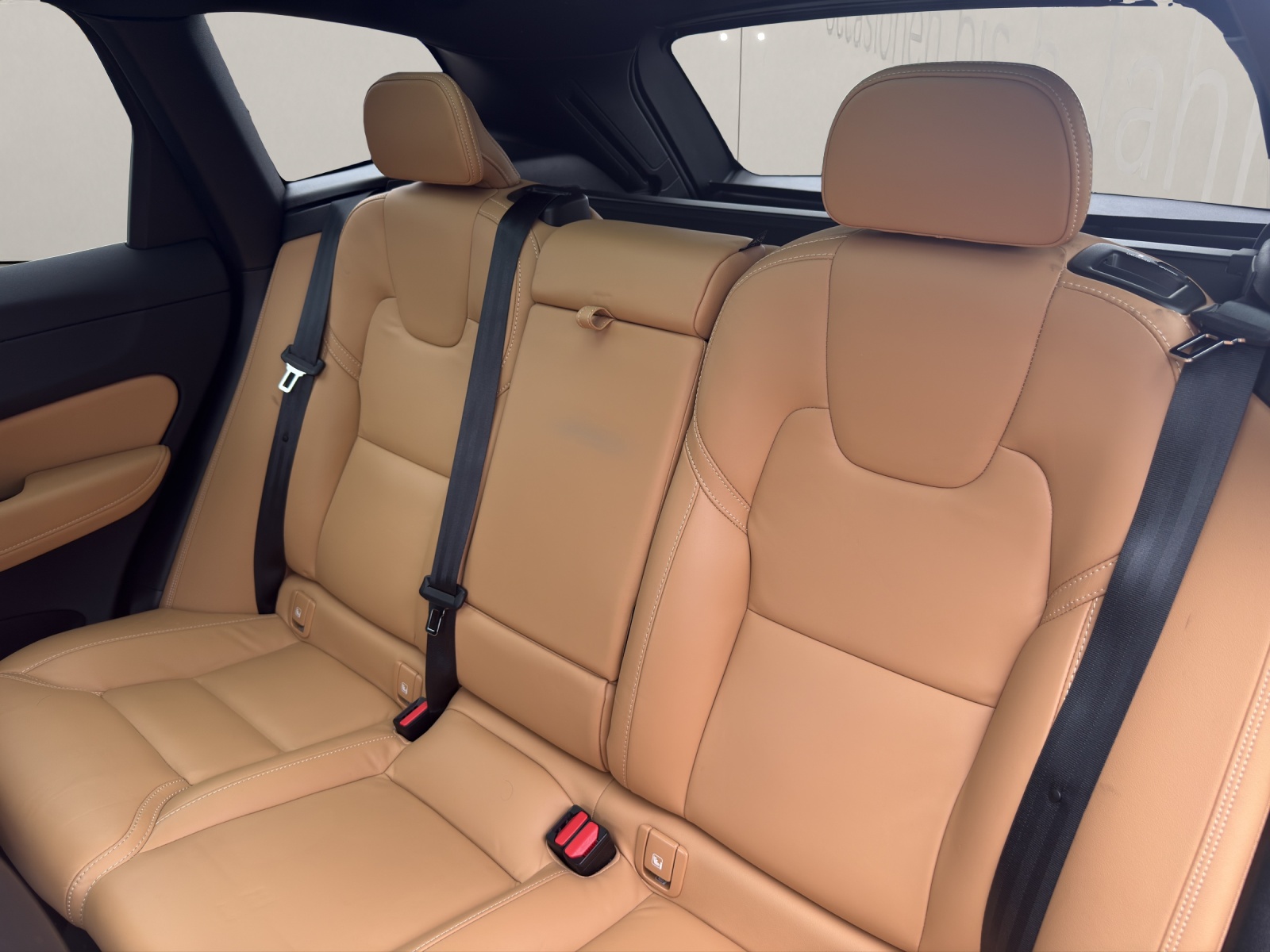 VOLVO XC60 2.0 B4 MH Inscription AWD-image-14