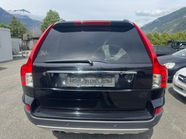 VOLVO XC90 D5 AWD Momentum-image-2