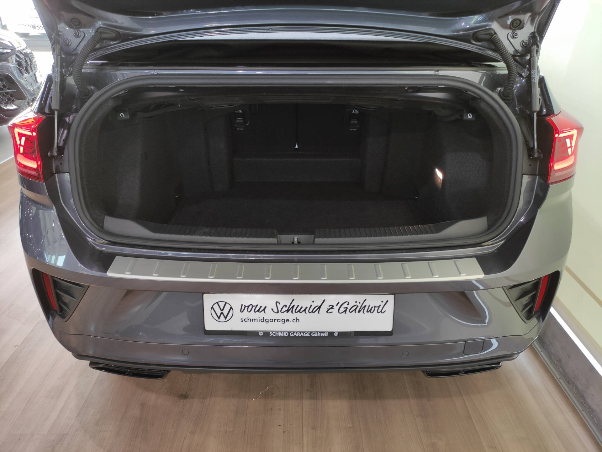 VW T-Roc Cabriolet 1.5 TSI R-Line Black-Style DSG-image-13