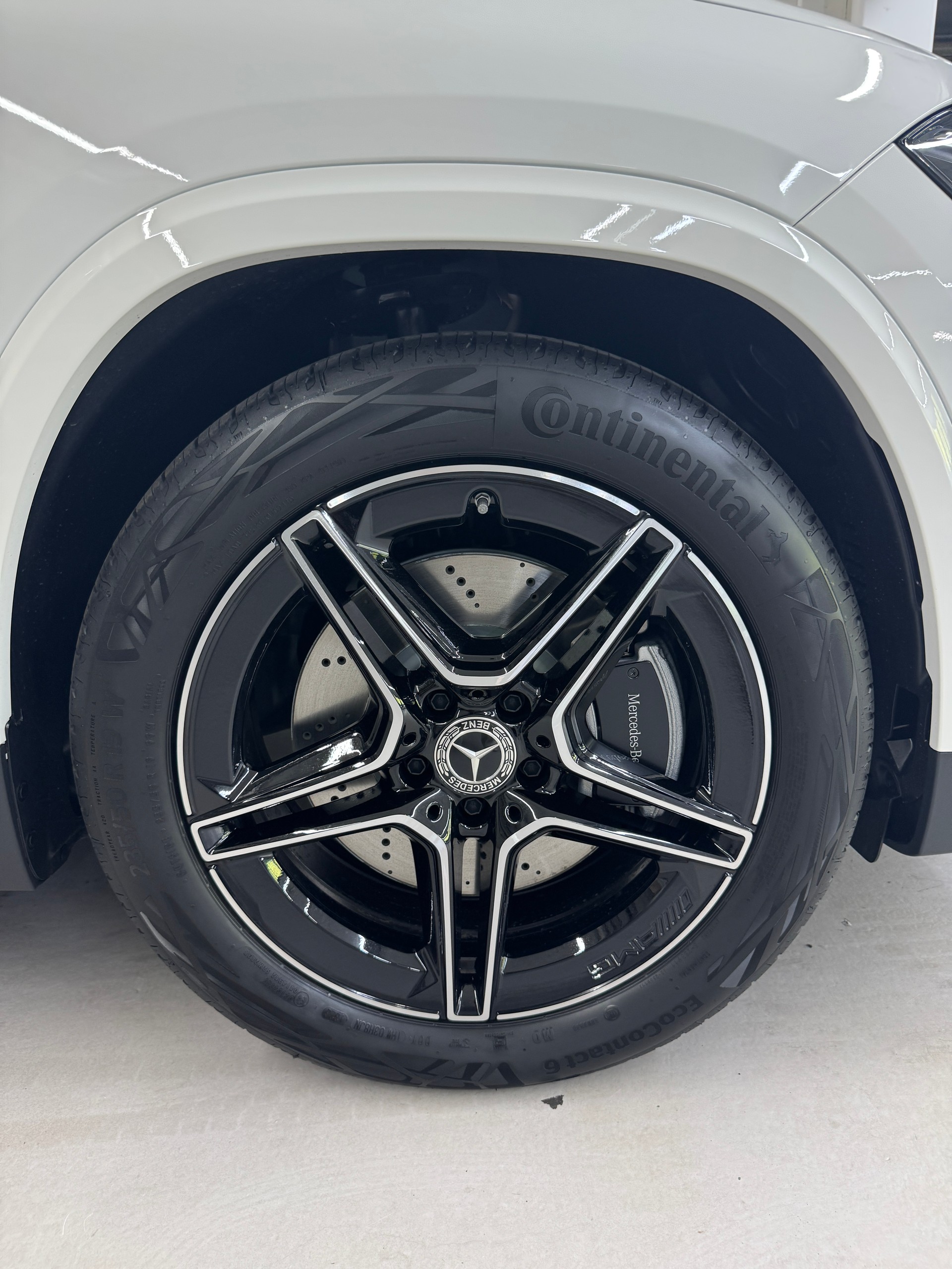 MERCEDES-BENZ GLA 250 4Matic Swiss Star-showroom-element-3