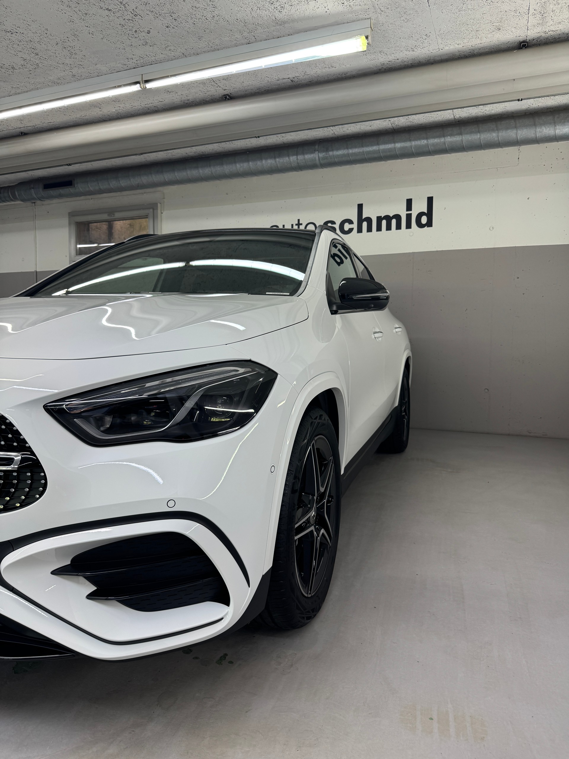 MERCEDES-BENZ GLA 250 4Matic Swiss Star-showroom-element-2
