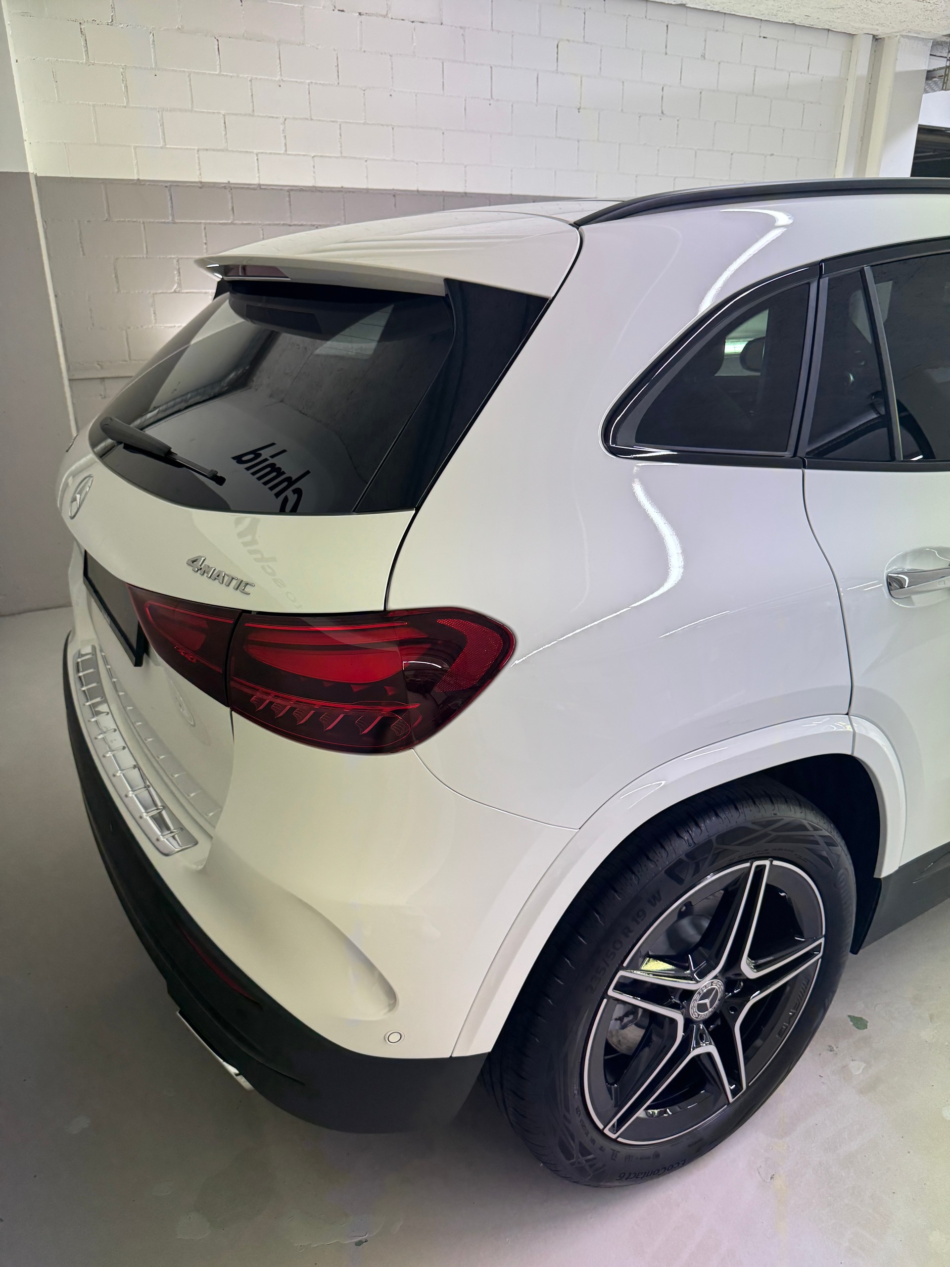 MERCEDES-BENZ GLA 250 4MATIC Swiss Star-image-4