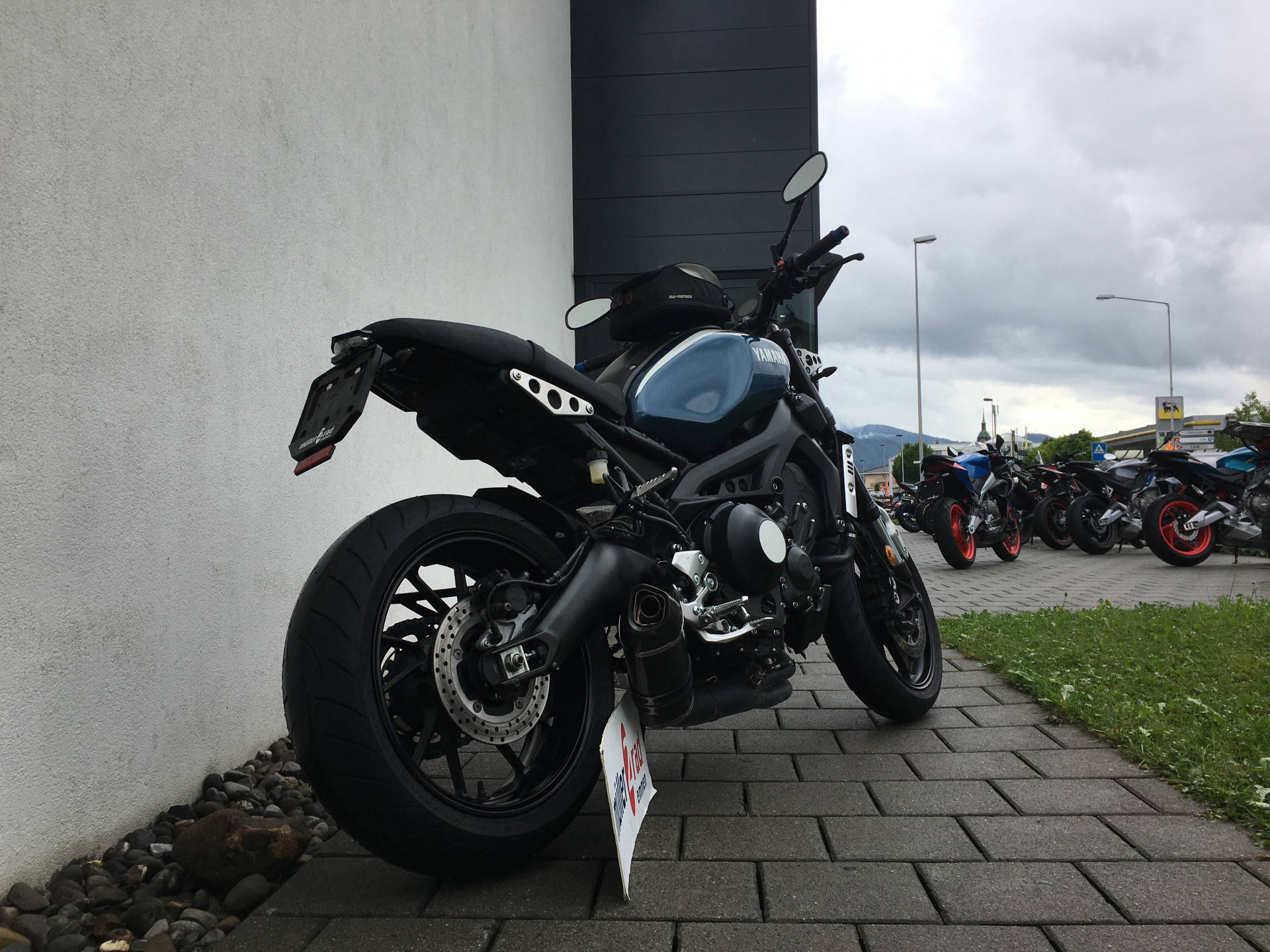 YAMAHA XSR 900 Retro Sport-showroom-element-2